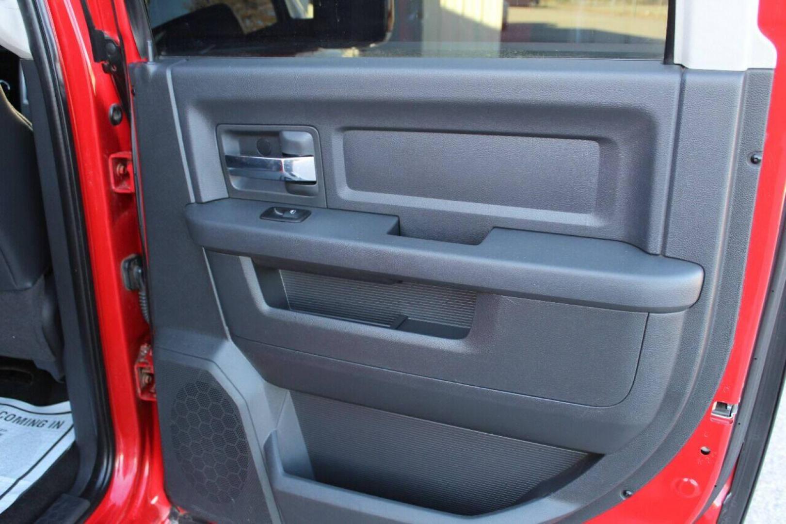 2010 Red Dodge Ram 1500 Laramie Crew Cab 4WD (1D7RV1CT9AS) with an 5.7L V8 OHV 16V engine, 5-Speed Automatic transmission, located at 4301 NW 39th , Oklahoma City, OK, 73112, (405) 949-5600, 35.512135, -97.598671 - NO DRIVERS LICENCE NO-FULL COVERAGE INSURANCE-NO CREDIT CHECK. COME ON OVER TO SUPERSPORTS AND TAKE A LOOK AND TEST DRIVE. PLEASE GIVE US A CALL AT (405) 949-5600. NO LICENSIA DE MANEJAR- NO SEGURO DE COBERTURA TOTAL- NO VERIFICACCION DE CREDITO. POR FAVOR VENGAN A SUPERSPORTS, ECHE UN VI - Photo#31