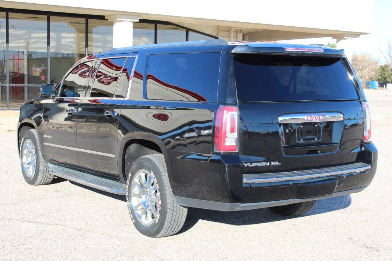 2015 Black GMC Yukon Denali XL 4WD (1GKS2JKJ5FR) with an 6.2L V8 OHV 16V engine, 6-Speed Automatic transmission, located at 4301 NW 39th , Oklahoma City, OK, 73112, (405) 949-5600, 35.512135, -97.598671 - NO DRIVERS LICENCE -NO FULL COVERAGE INSURANCE - NO CREDIT CHECK. COME ON OVER TO SUPERSPORTS, TAKE A LOOK AND TEST DRIVE. PLEASE GIVE US A CALL AT (405) 949-5600. NO LICENCIA DE CONDUCIR - NO SEGURO DE COBERTURA TOTAL - NO VERIFICACION DE CREDITO. VISITENOS EN SUPERSPORTS, MIRE NUESTRO - Photo#4