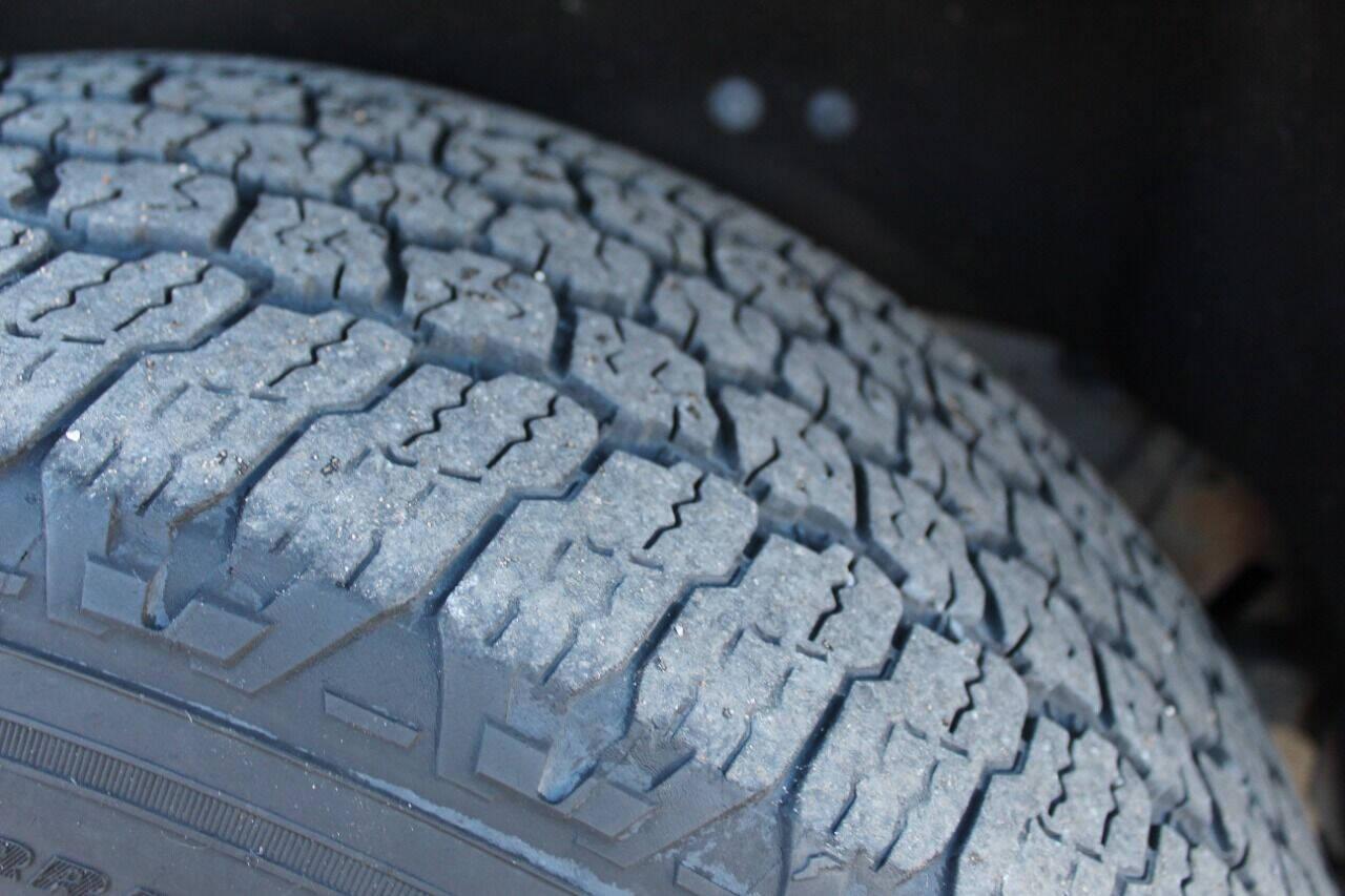 2015 Black GMC Yukon Denali XL 4WD (1GKS2JKJ5FR) with an 6.2L V8 OHV 16V engine, 6-Speed Automatic transmission, located at 4301 NW 39th , Oklahoma City, OK, 73112, (405) 949-5600, 35.512135, -97.598671 - NO DRIVERS LICENCE -NO FULL COVERAGE INSURANCE - NO CREDIT CHECK. COME ON OVER TO SUPERSPORTS, TAKE A LOOK AND TEST DRIVE. PLEASE GIVE US A CALL AT (405) 949-5600. NO LICENCIA DE CONDUCIR - NO SEGURO DE COBERTURA TOTAL - NO VERIFICACION DE CREDITO. VISITENOS EN SUPERSPORTS, MIRE NUESTRO - Photo#7