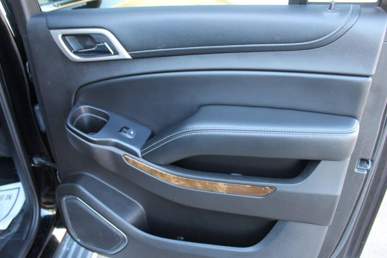 2015 Black GMC Yukon Denali XL 4WD (1GKS2JKJ5FR) with an 6.2L V8 OHV 16V engine, 6-Speed Automatic transmission, located at 4301 NW 39th , Oklahoma City, OK, 73112, (405) 949-5600, 35.512135, -97.598671 - NO DRIVERS LICENCE -NO FULL COVERAGE INSURANCE - NO CREDIT CHECK. COME ON OVER TO SUPERSPORTS, TAKE A LOOK AND TEST DRIVE. PLEASE GIVE US A CALL AT (405) 949-5600. NO LICENCIA DE CONDUCIR - NO SEGURO DE COBERTURA TOTAL - NO VERIFICACION DE CREDITO. VISITENOS EN SUPERSPORTS, MIRE NUESTRO - Photo#14