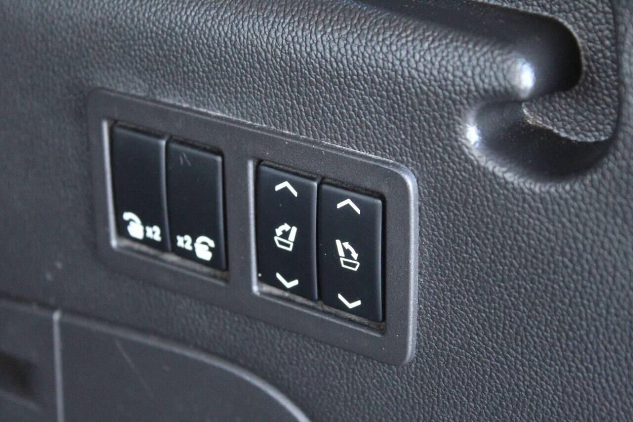 2015 Black GMC Yukon Denali XL 4WD (1GKS2JKJ5FR) with an 6.2L V8 OHV 16V engine, 6-Speed Automatic transmission, located at 4301 NW 39th , Oklahoma City, OK, 73112, (405) 949-5600, 35.512135, -97.598671 - NO DRIVERS LICENCE -NO FULL COVERAGE INSURANCE - NO CREDIT CHECK. COME ON OVER TO SUPERSPORTS, TAKE A LOOK AND TEST DRIVE. PLEASE GIVE US A CALL AT (405) 949-5600. NO LICENCIA DE CONDUCIR - NO SEGURO DE COBERTURA TOTAL - NO VERIFICACION DE CREDITO. VISITENOS EN SUPERSPORTS, MIRE NUESTRO - Photo#17