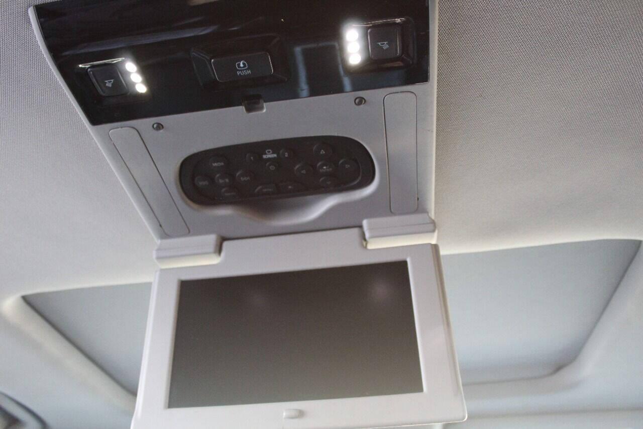 2015 Black GMC Yukon Denali XL 4WD (1GKS2JKJ5FR) with an 6.2L V8 OHV 16V engine, 6-Speed Automatic transmission, located at 4301 NW 39th , Oklahoma City, OK, 73112, (405) 949-5600, 35.512135, -97.598671 - NO DRIVERS LICENCE -NO FULL COVERAGE INSURANCE - NO CREDIT CHECK. COME ON OVER TO SUPERSPORTS, TAKE A LOOK AND TEST DRIVE. PLEASE GIVE US A CALL AT (405) 949-5600. NO LICENCIA DE CONDUCIR - NO SEGURO DE COBERTURA TOTAL - NO VERIFICACION DE CREDITO. VISITENOS EN SUPERSPORTS, MIRE NUESTRO - Photo#21