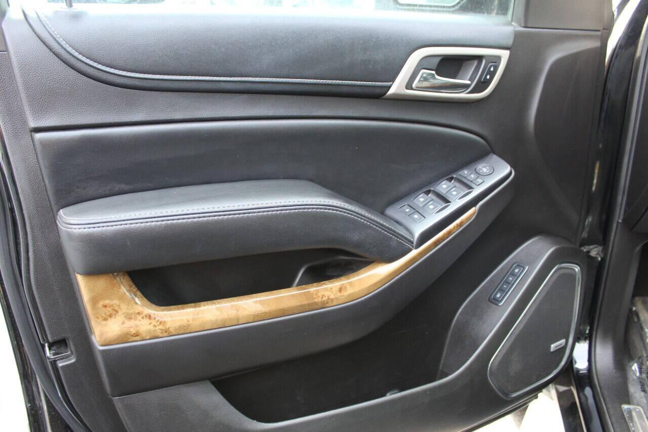 2015 Black GMC Yukon Denali XL 4WD (1GKS2JKJ5FR) with an 6.2L V8 OHV 16V engine, 6-Speed Automatic transmission, located at 4301 NW 39th , Oklahoma City, OK, 73112, (405) 949-5600, 35.512135, -97.598671 - NO DRIVERS LICENCE -NO FULL COVERAGE INSURANCE - NO CREDIT CHECK. COME ON OVER TO SUPERSPORTS, TAKE A LOOK AND TEST DRIVE. PLEASE GIVE US A CALL AT (405) 949-5600. NO LICENCIA DE CONDUCIR - NO SEGURO DE COBERTURA TOTAL - NO VERIFICACION DE CREDITO. VISITENOS EN SUPERSPORTS, MIRE NUESTRO - Photo#23