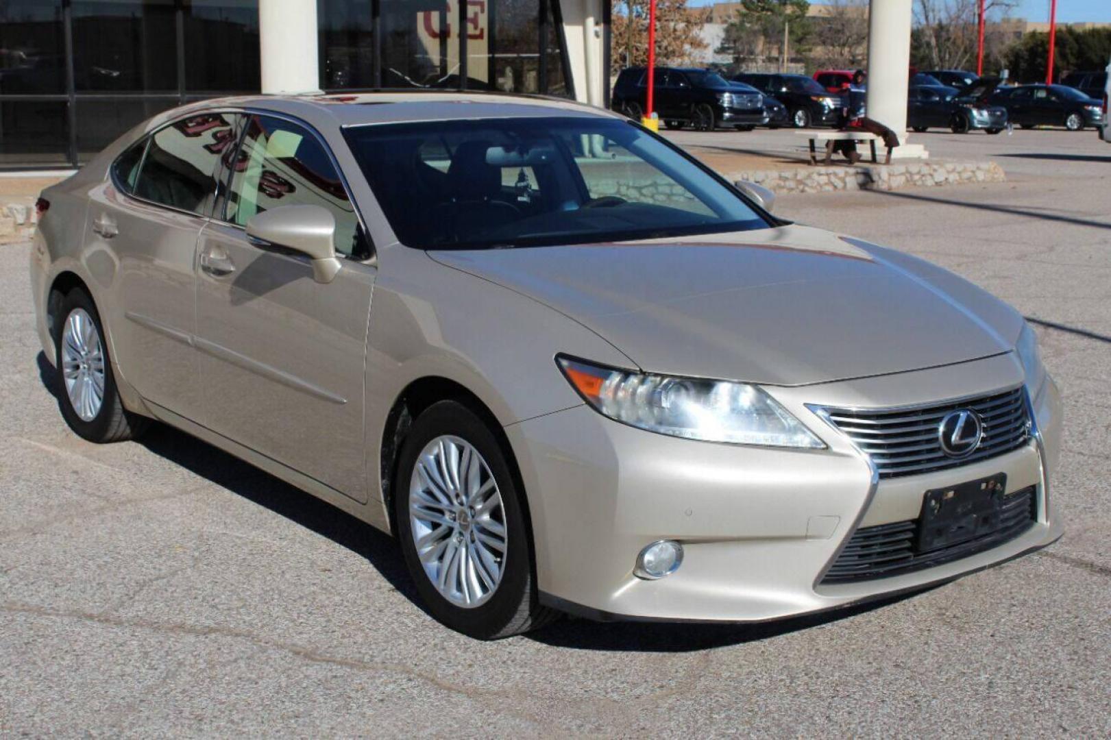 2013 Tan Lexus ES 350 Sedan (JTHBK1GG0D2) with an 3.5L V6 DOHC 24V engine, 6-Speed Automatic transmission, located at 4301 NW 39th , Oklahoma City, OK, 73112, (405) 949-5600, 35.512135, -97.598671 - NO DRIVERS LICENCE NO-FULL COVERAGE INSURANCE-NO CREDIT CHECK. COME ON OVER TO SUPERSPORTS AND TAKE A LOOK AND TEST DRIVE. PLEASE GIVE US A CALL AT (405) 949-5600. NO LICENSIA DE MANEJAR- NO SEGURO DE COBERTURA TOTAL- NO VERIFICACCION DE CREDITO. POR FAVOR VENGAN A SUPERSPORTS, ECHE UN - Photo#0