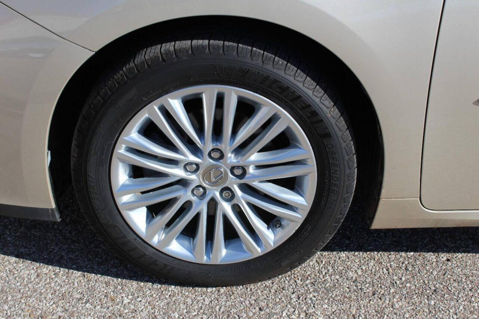 2013 Tan Lexus ES 350 Sedan (JTHBK1GG0D2) with an 3.5L V6 DOHC 24V engine, 6-Speed Automatic transmission, located at 4301 NW 39th , Oklahoma City, OK, 73112, (405) 949-5600, 35.512135, -97.598671 - NO DRIVERS LICENCE NO-FULL COVERAGE INSURANCE-NO CREDIT CHECK. COME ON OVER TO SUPERSPORTS AND TAKE A LOOK AND TEST DRIVE. PLEASE GIVE US A CALL AT (405) 949-5600. NO LICENSIA DE MANEJAR- NO SEGURO DE COBERTURA TOTAL- NO VERIFICACCION DE CREDITO. POR FAVOR VENGAN A SUPERSPORTS, ECHE UN - Photo#7