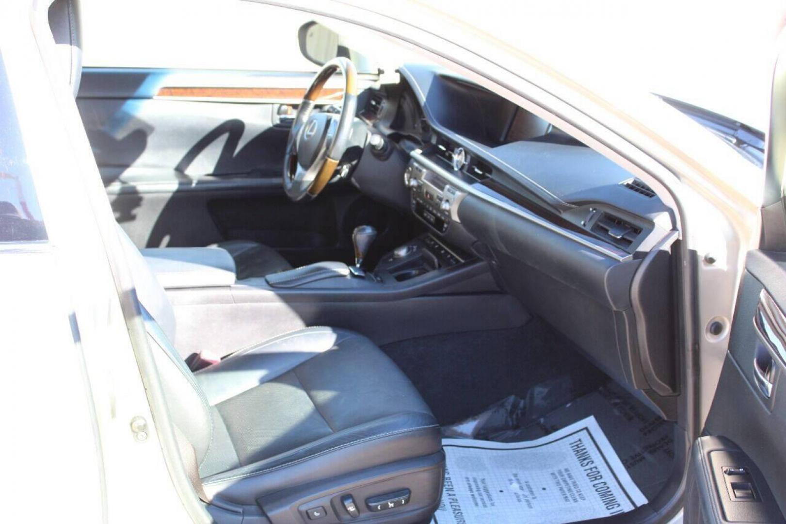2013 Tan Lexus ES 350 Sedan (JTHBK1GG0D2) with an 3.5L V6 DOHC 24V engine, 6-Speed Automatic transmission, located at 4301 NW 39th , Oklahoma City, OK, 73112, (405) 949-5600, 35.512135, -97.598671 - NO DRIVERS LICENCE NO-FULL COVERAGE INSURANCE-NO CREDIT CHECK. COME ON OVER TO SUPERSPORTS AND TAKE A LOOK AND TEST DRIVE. PLEASE GIVE US A CALL AT (405) 949-5600. NO LICENSIA DE MANEJAR- NO SEGURO DE COBERTURA TOTAL- NO VERIFICACCION DE CREDITO. POR FAVOR VENGAN A SUPERSPORTS, ECHE UN - Photo#12