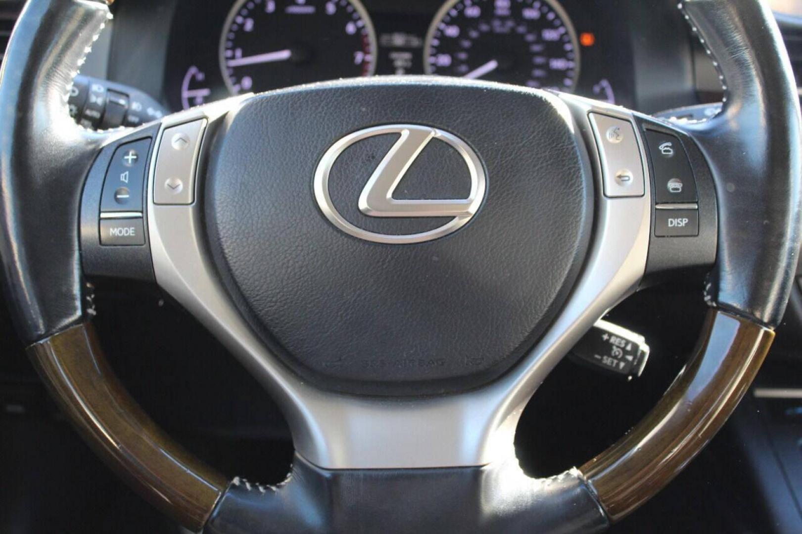 2013 Tan Lexus ES 350 Sedan (JTHBK1GG0D2) with an 3.5L V6 DOHC 24V engine, 6-Speed Automatic transmission, located at 4301 NW 39th , Oklahoma City, OK, 73112, (405) 949-5600, 35.512135, -97.598671 - NO DRIVERS LICENCE NO-FULL COVERAGE INSURANCE-NO CREDIT CHECK. COME ON OVER TO SUPERSPORTS AND TAKE A LOOK AND TEST DRIVE. PLEASE GIVE US A CALL AT (405) 949-5600. NO LICENSIA DE MANEJAR- NO SEGURO DE COBERTURA TOTAL- NO VERIFICACCION DE CREDITO. POR FAVOR VENGAN A SUPERSPORTS, ECHE UN - Photo#22