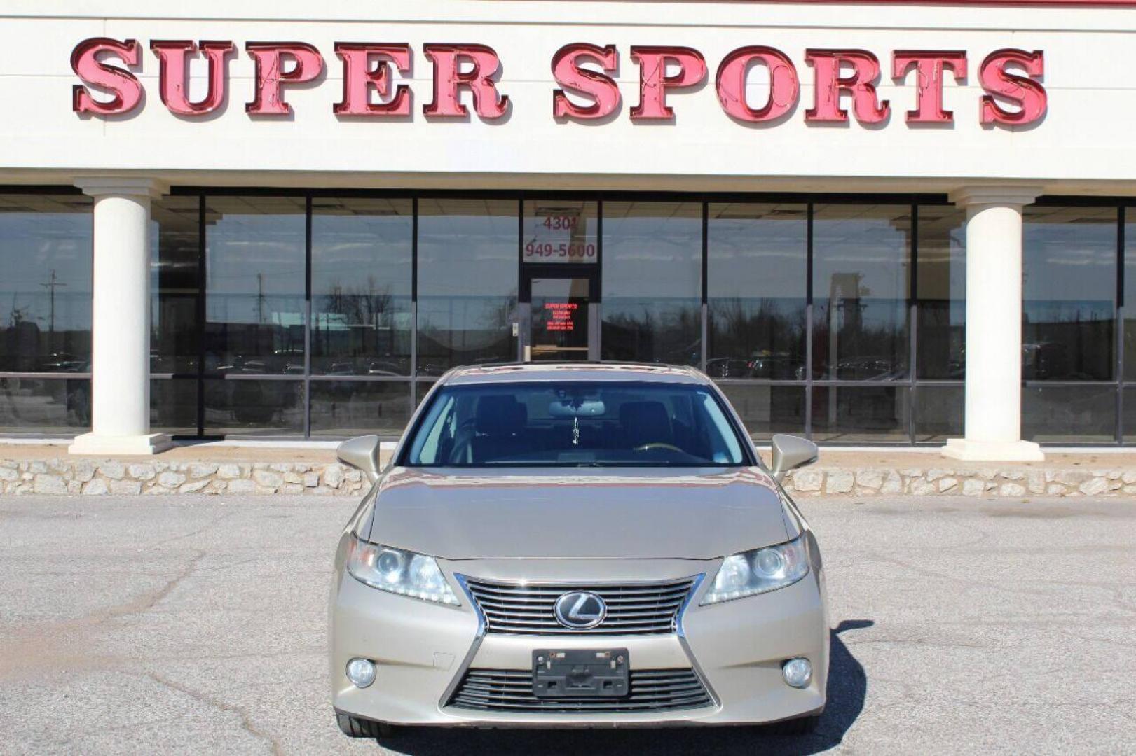 2013 Tan Lexus ES 350 Sedan (JTHBK1GG0D2) with an 3.5L V6 DOHC 24V engine, 6-Speed Automatic transmission, located at 4301 NW 39th , Oklahoma City, OK, 73112, (405) 949-5600, 35.512135, -97.598671 - NO DRIVERS LICENCE NO-FULL COVERAGE INSURANCE-NO CREDIT CHECK. COME ON OVER TO SUPERSPORTS AND TAKE A LOOK AND TEST DRIVE. PLEASE GIVE US A CALL AT (405) 949-5600. NO LICENSIA DE MANEJAR- NO SEGURO DE COBERTURA TOTAL- NO VERIFICACCION DE CREDITO. POR FAVOR VENGAN A SUPERSPORTS, ECHE UN - Photo#2