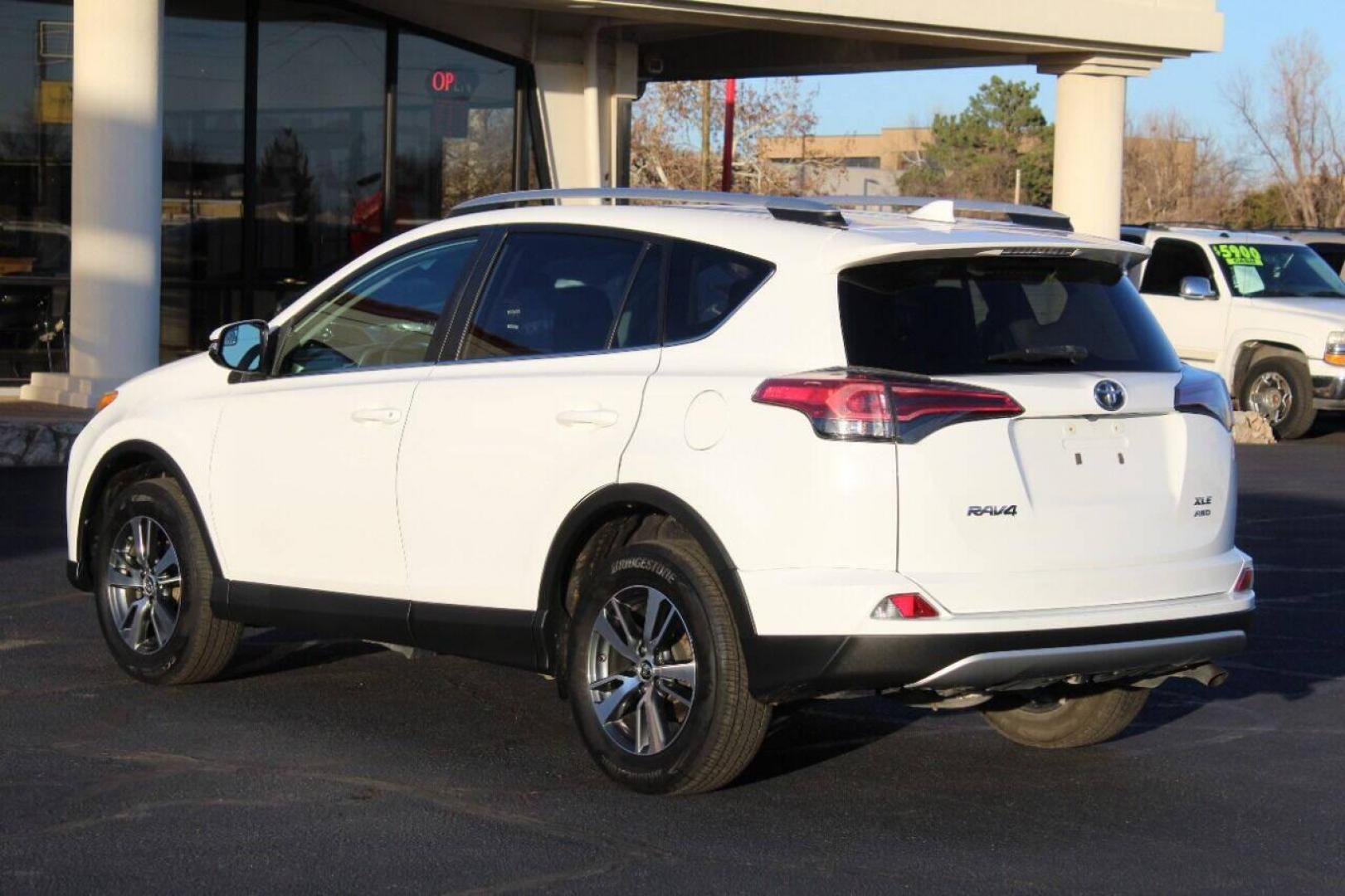2016 White Toyota RAV4 XLE AWD (2T3RFREV1GW) with an 2.5L L4 DOHC 16V engine, 6A transmission, located at 4301 NW 39th , Oklahoma City, OK, 73112, (405) 949-5600, 35.512135, -97.598671 - NO DRIVERS LICENSE - NO FULL COVERAGE INSURANCE - NO CREDIT CHECK. COME ON OVER TO SUPERSPORTS AND TAKE A LOOK AND TEST DRIVE. PLEASE GIVE US A CALL AT (405) 949-5600. NO LICENCIA DE MANEJAR - NO SEGURO DE COBERTURA TOTAL - NO VERIFICACION DE CREDITO. POR FAVOR VENGAN A SUPERSPORTS, ECH - Photo#6