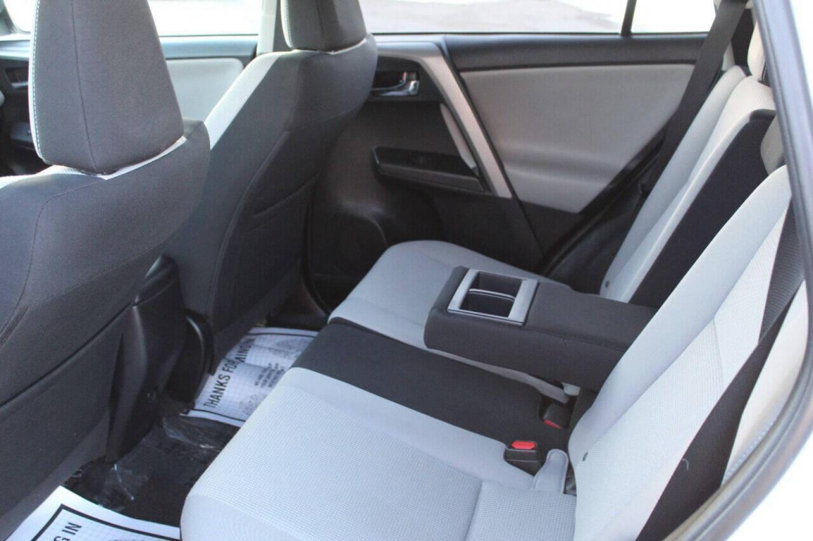 2016 White Toyota RAV4 XLE AWD (2T3RFREV1GW) with an 2.5L L4 DOHC 16V engine, 6A transmission, located at 4301 NW 39th , Oklahoma City, OK, 73112, (405) 949-5600, 35.512135, -97.598671 - NO DRIVERS LICENSE - NO FULL COVERAGE INSURANCE - NO CREDIT CHECK. COME ON OVER TO SUPERSPORTS AND TAKE A LOOK AND TEST DRIVE. PLEASE GIVE US A CALL AT (405) 949-5600. NO LICENCIA DE MANEJAR - NO SEGURO DE COBERTURA TOTAL - NO VERIFICACION DE CREDITO. POR FAVOR VENGAN A SUPERSPORTS, ECH - Photo#14