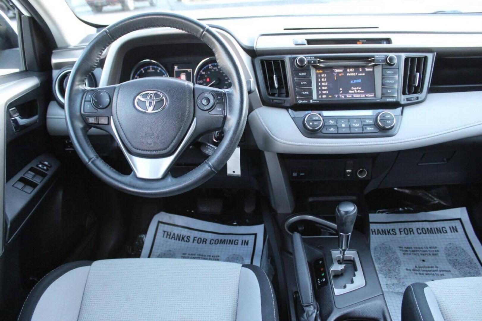 2016 White Toyota RAV4 XLE AWD (2T3RFREV1GW) with an 2.5L L4 DOHC 16V engine, 6A transmission, located at 4301 NW 39th , Oklahoma City, OK, 73112, (405) 949-5600, 35.512135, -97.598671 - NO DRIVERS LICENSE - NO FULL COVERAGE INSURANCE - NO CREDIT CHECK. COME ON OVER TO SUPERSPORTS AND TAKE A LOOK AND TEST DRIVE. PLEASE GIVE US A CALL AT (405) 949-5600. NO LICENCIA DE MANEJAR - NO SEGURO DE COBERTURA TOTAL - NO VERIFICACION DE CREDITO. POR FAVOR VENGAN A SUPERSPORTS, ECH - Photo#18
