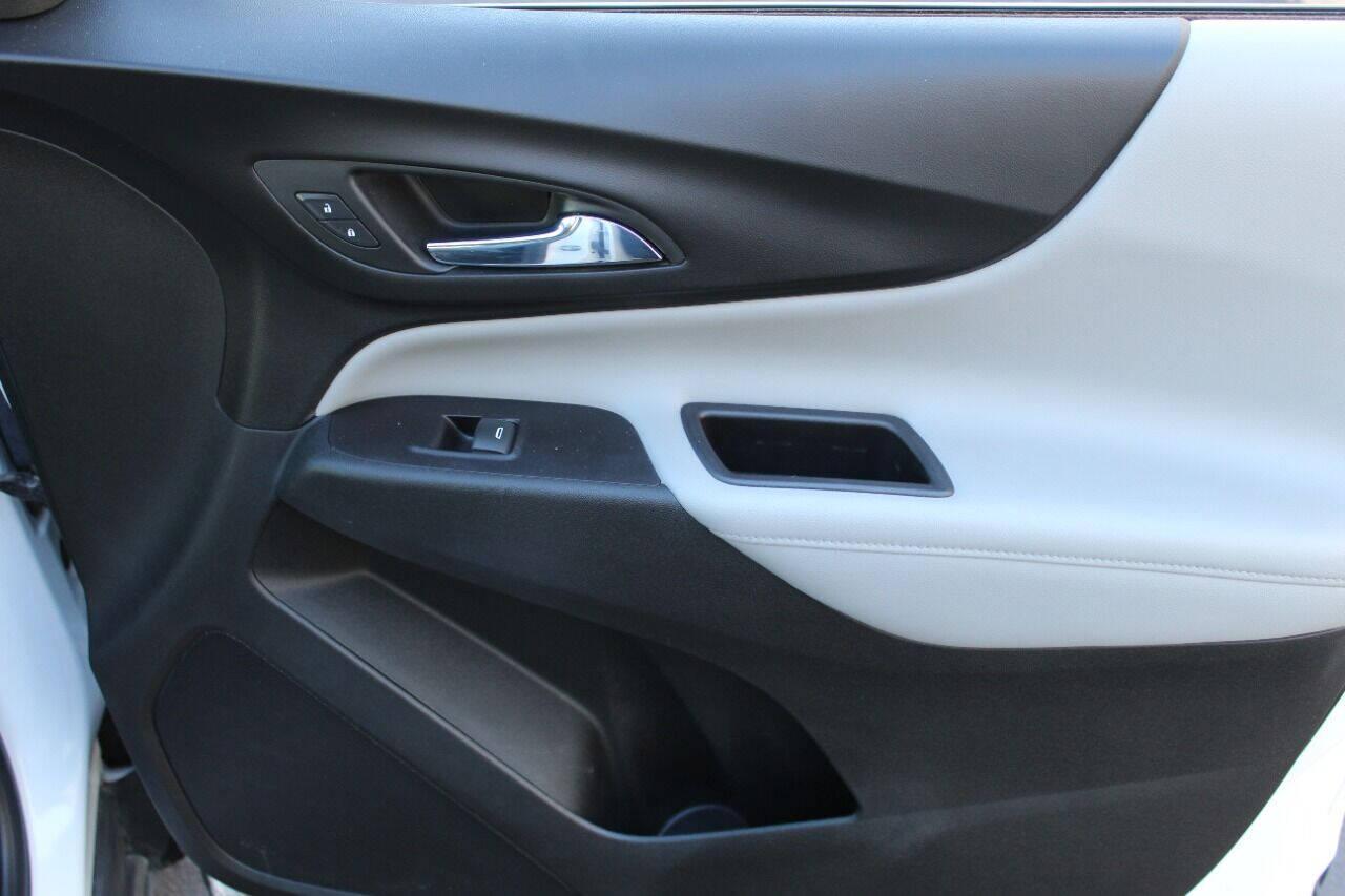 2019 White Chevrolet Equinox Premier 2.0 AWD (2GNAXYEX2K6) with an 2.0L L4 DOHC 16V engine, 9A transmission, located at 4301 NW 39th , Oklahoma City, OK, 73112, (405) 949-5600, 35.512135, -97.598671 - Photo#9