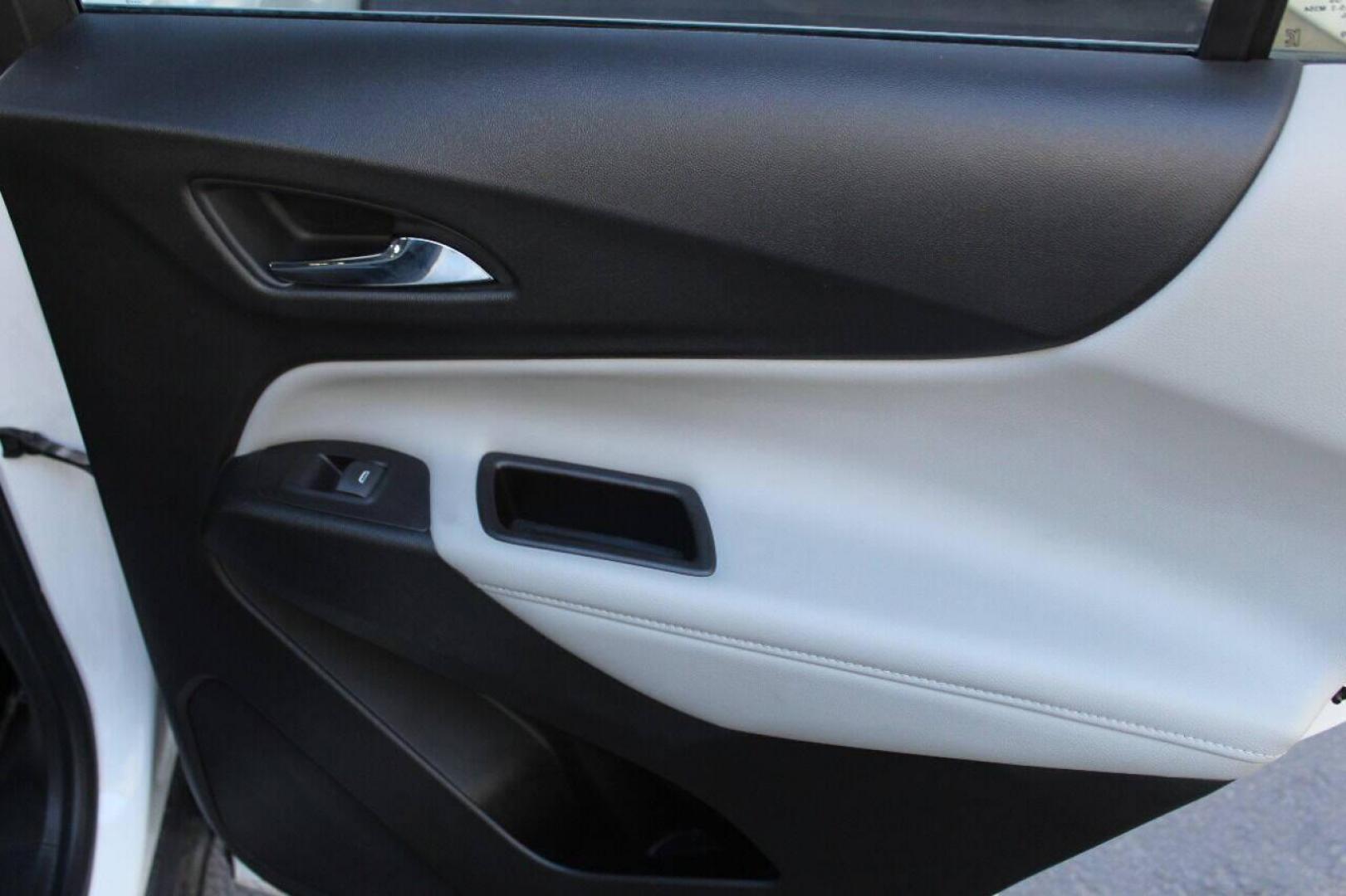 2019 White Chevrolet Equinox Premier 2.0 AWD (2GNAXYEX2K6) with an 2.0L L4 DOHC 16V engine, 9A transmission, located at 4301 NW 39th , Oklahoma City, OK, 73112, (405) 949-5600, 35.512135, -97.598671 - NO DRIVERS LICENSE - NO FULL COVERAGE INSURANCE - NO CREDIT CHECK. COME ON OVER TO SUPERSPORTS AND TAKE A LOOK AND TEST DRIVE PLEASE GIVE US A CALL AT (405) 949-5600. NO LICENCIA DE MANEJAR - NO SEGURO DE COBERTURA TOTAL - NO VERIFICACION DE CREDITO. POR FAVOR VENGAN A SUPERSPOR - Photo#11