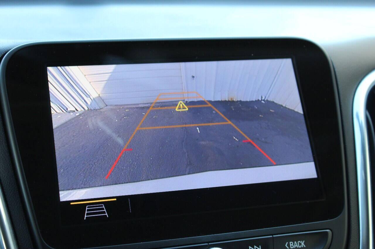 2019 White Chevrolet Equinox Premier 2.0 AWD (2GNAXYEX2K6) with an 2.0L L4 DOHC 16V engine, 9A transmission, located at 4301 NW 39th , Oklahoma City, OK, 73112, (405) 949-5600, 35.512135, -97.598671 - Photo#18