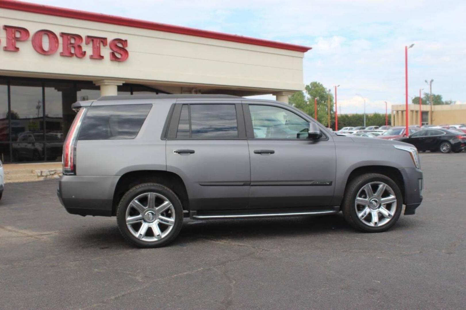 2017 Pewter Cadillac Escalade Luxury 4WD (1GYS4BKJ7HR) with an 6.2L V8 OHV 16V FFV engine, 8A transmission, located at 4301 NW 39th , Oklahoma City, OK, 73112, (405) 949-5600, 35.512135, -97.598671 - NO DRIVERS LICENCE NO-FULL COVERAGE INSURANCE-NO CREDIT CHECK. COME ON OVER TO SUPERSPORTS AND TAKE A LOOK AND TEST DRIVE. PLEASE GIVE US A CALL AT (405) 949-5600. NO LICENSIA DE MANEJAR- NO SEGURO DE COBERTURA TOTAL- NO VERIFICACCION DE CREDITO. POR FAVOR VENGAN A SUPERSPORTS, ECHE UN - Photo#3