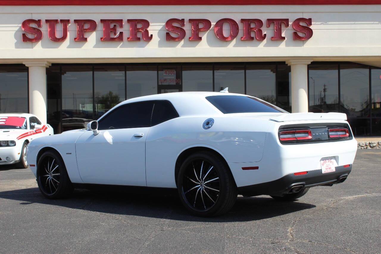 2017 White Dodge Challenger R/T Plus (2C3CDZBTXHH) with an 5.7L V8 OHV 16V engine, Automatic 8-Speed transmission, located at 4301 NW 39th , Oklahoma City, OK, 73112, (405) 949-5600, 35.512135, -97.598671 - Photo#4