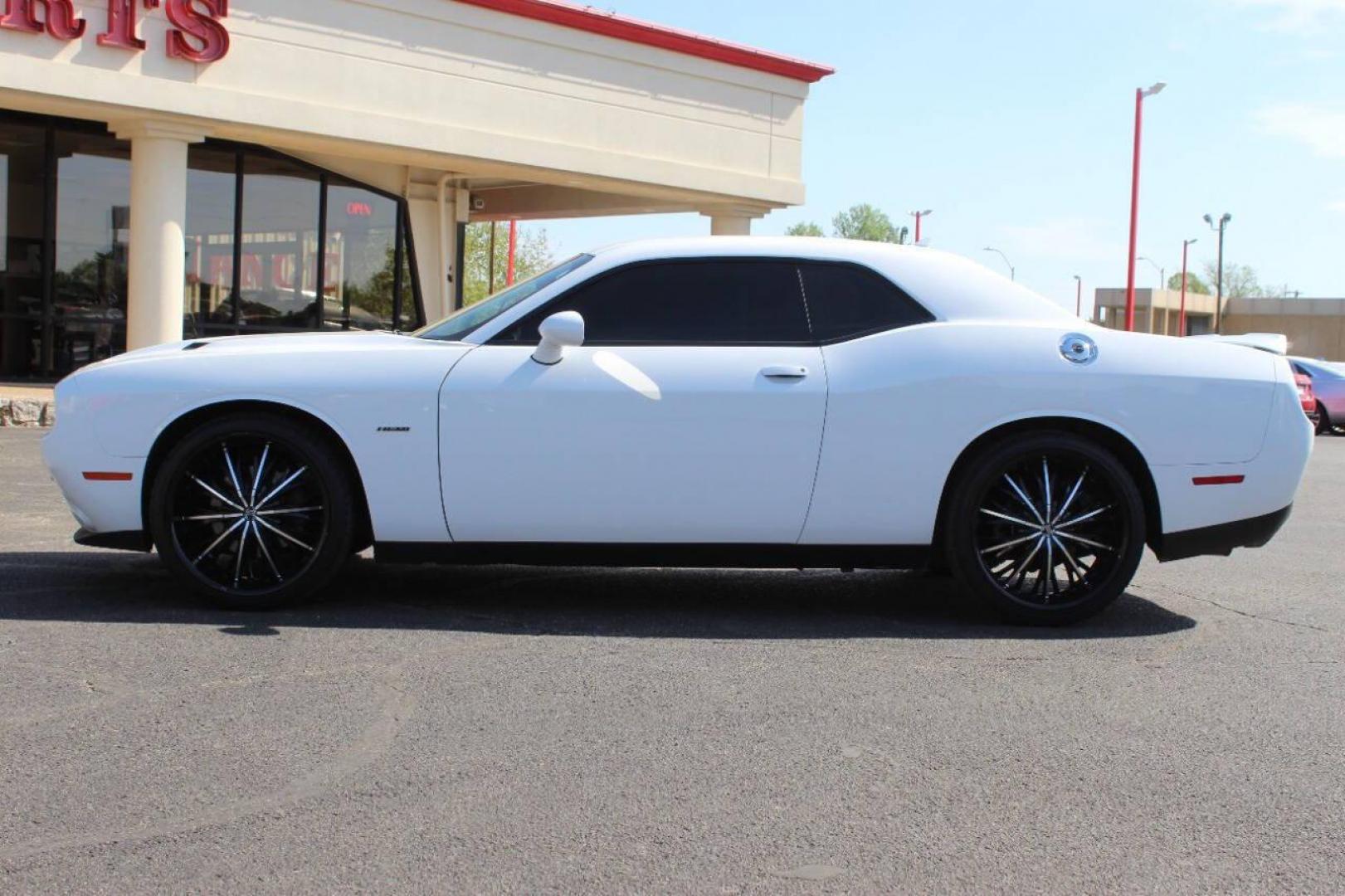 2017 White Dodge Challenger R/T Plus (2C3CDZBTXHH) with an 5.7L V8 OHV 16V engine, Automatic 8-Speed transmission, located at 4301 NW 39th , Oklahoma City, OK, 73112, (405) 949-5600, 35.512135, -97.598671 - NO DRIVERS LICENCE NO-FULL COVERAGE INSURANCE-NO CREDIT CHECK. COME ON OVER TO SUPERSPORTS AND TAKE A LOOK AND TEST DRIVE. PLEASE GIVE US A CALL AT (405) 949-5600. NO LICENSIA DE MANEJAR- NO SEGURO DE COBERTURA TOTAL- NO VERIFICACCION DE CREDITO. POR FAVOR VENGAN A SUPERSPORTS, ECHE U - Photo#6