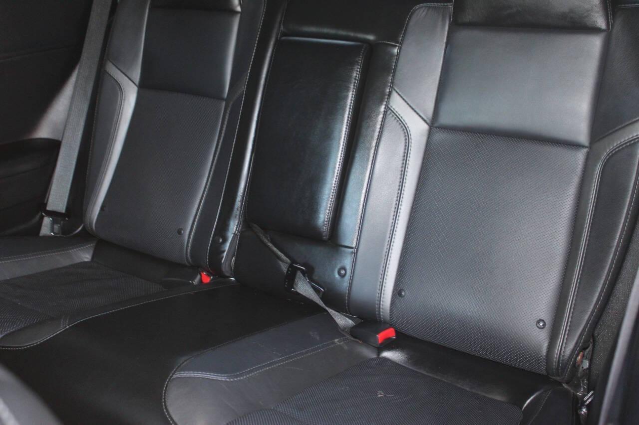 2017 White Dodge Challenger R/T Plus (2C3CDZBTXHH) with an 5.7L V8 OHV 16V engine, Automatic 8-Speed transmission, located at 4301 NW 39th , Oklahoma City, OK, 73112, (405) 949-5600, 35.512135, -97.598671 - Photo#12