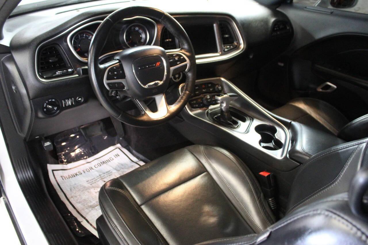 2017 White Dodge Challenger R/T Plus (2C3CDZBTXHH) with an 5.7L V8 OHV 16V engine, Automatic 8-Speed transmission, located at 4301 NW 39th , Oklahoma City, OK, 73112, (405) 949-5600, 35.512135, -97.598671 - Photo#13