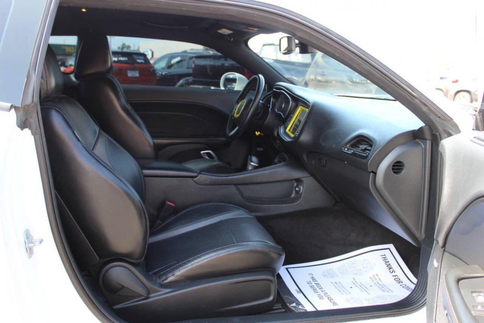 2017 White Dodge Challenger R/T Plus (2C3CDZBTXHH) with an 5.7L V8 5.7L V8 engine, Automatic 8-Speed transmission, located at 4301 NW 39th , Oklahoma City, OK, 73112, (405) 949-5600, 35.512135, -97.598671 - NO DRIVERS LICENCE NO-FULL COVERAGE INSURANCE-NO CREDIT CHECK. COME ON OVER TO SUPERSPORTS AND TAKE A LOOK AND TEST DRIVE. PLEASE GIVE US A CALL AT (405) 949-5600. NO LICENSIA DE MANEJAR- NO SEGURO DE COBERTURA TOTAL- NO VERIFICACCION DE CREDITO. POR FAVOR VENGAN A SUPERSPORTS, ECHE UN - Photo#8