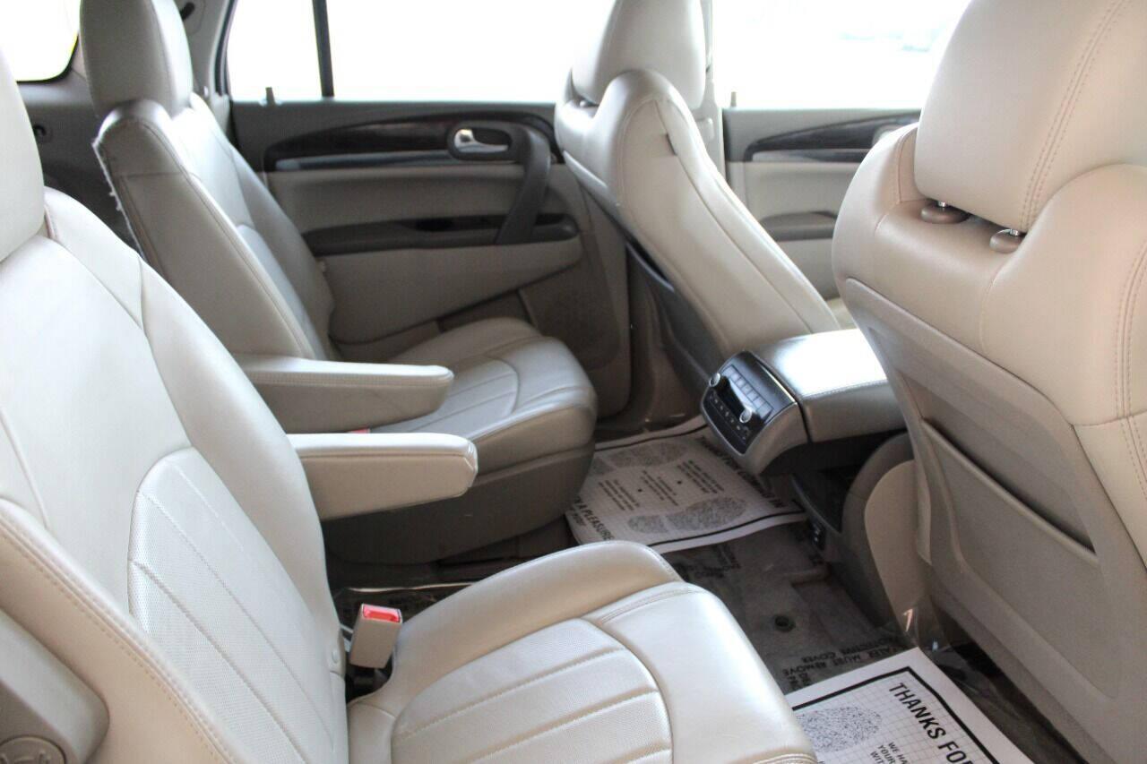 2016 White Buick Enclave Leather FWD (5GAKRBKD9GJ) with an 3.6L V6 3.6L V6 engine, Automatic 6-Speed transmission, located at 4301 NW 39th , Oklahoma City, OK, 73112, (405) 949-5600, 35.512135, -97.598671 - NO DRIVERS LICENCE NO - FULL COVERAGE INSURANCE-NO CREDIT CHECK. COME ON OVER TO SUPER SPORTS AND TAKE A LOOK AND TEST DRIVE PLEASE GIVE US A CALL AT (405) 949-5600. NO LICENCIA DE MANEJAR - NO SEGURO DE COBERTURA TOTAL - NO VERIFICACION DE CREDITO. POR FAVOR VENGAN A SUPERSPORTS, ECHE - Photo#10