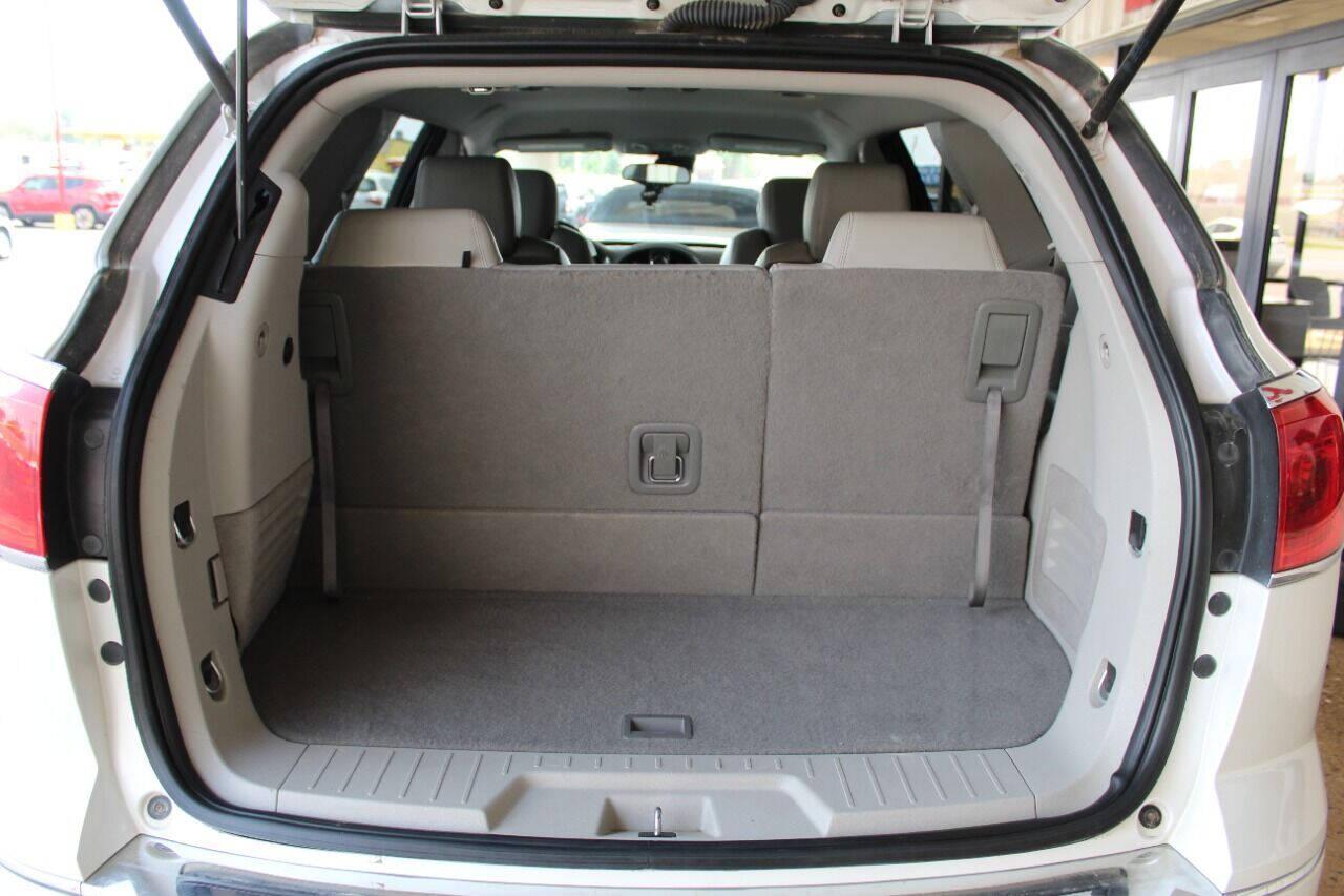 2016 White Buick Enclave Leather FWD (5GAKRBKD9GJ) with an 3.6L V6 3.6L V6 engine, Automatic 6-Speed transmission, located at 4301 NW 39th , Oklahoma City, OK, 73112, (405) 949-5600, 35.512135, -97.598671 - NO DRIVERS LICENCE NO - FULL COVERAGE INSURANCE-NO CREDIT CHECK. COME ON OVER TO SUPER SPORTS AND TAKE A LOOK AND TEST DRIVE PLEASE GIVE US A CALL AT (405) 949-5600. NO LICENCIA DE MANEJAR - NO SEGURO DE COBERTURA TOTAL - NO VERIFICACION DE CREDITO. POR FAVOR VENGAN A SUPERSPORTS, ECHE - Photo#13