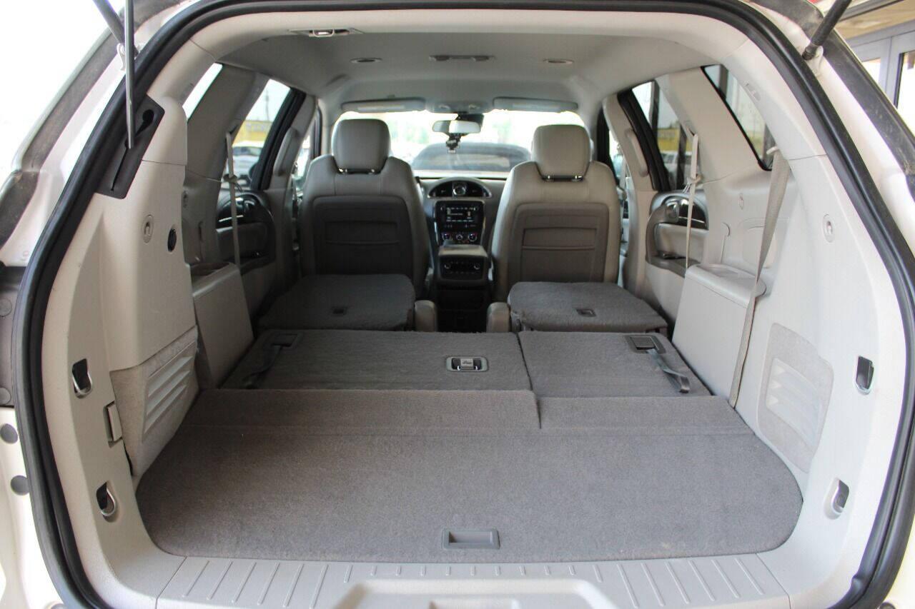 2016 White Buick Enclave Leather FWD (5GAKRBKD9GJ) with an 3.6L V6 3.6L V6 engine, Automatic 6-Speed transmission, located at 4301 NW 39th , Oklahoma City, OK, 73112, (405) 949-5600, 35.512135, -97.598671 - NO DRIVERS LICENCE NO - FULL COVERAGE INSURANCE-NO CREDIT CHECK. COME ON OVER TO SUPER SPORTS AND TAKE A LOOK AND TEST DRIVE PLEASE GIVE US A CALL AT (405) 949-5600. NO LICENCIA DE MANEJAR - NO SEGURO DE COBERTURA TOTAL - NO VERIFICACION DE CREDITO. POR FAVOR VENGAN A SUPERSPORTS, ECHE - Photo#15