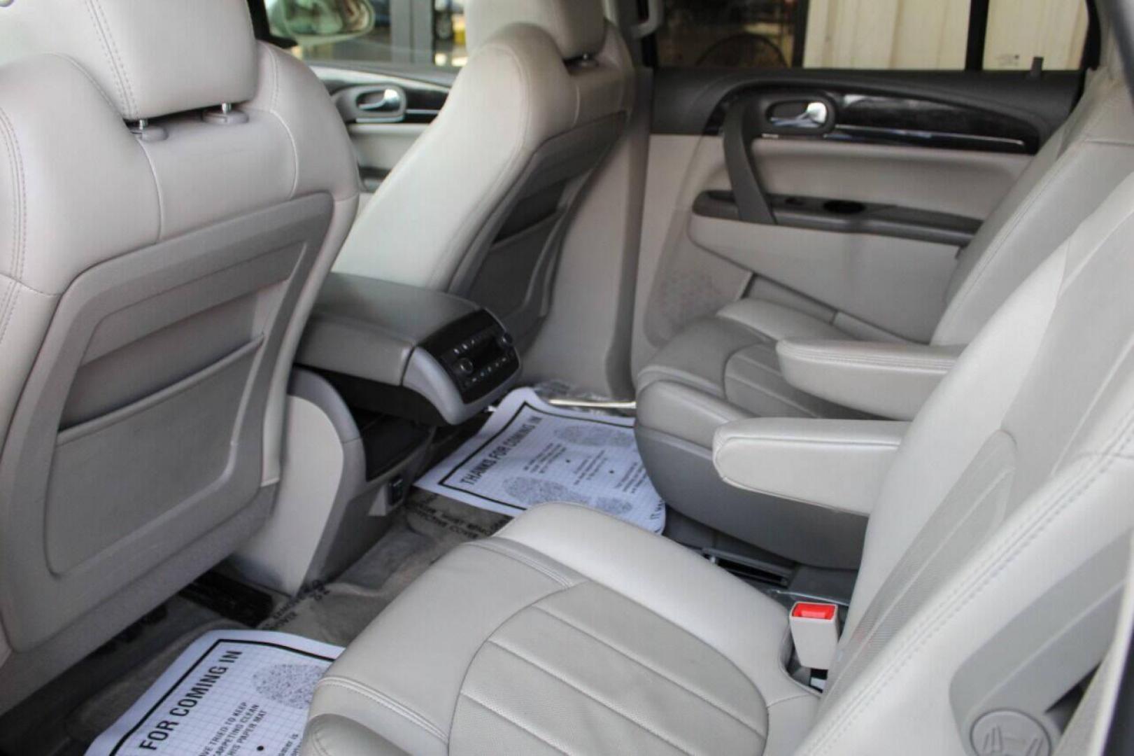 2016 White Buick Enclave Leather FWD (5GAKRBKD9GJ) with an 3.6L V6 3.6L V6 engine, Automatic 6-Speed transmission, located at 4301 NW 39th , Oklahoma City, OK, 73112, (405) 949-5600, 35.512135, -97.598671 - NO DRIVERS LICENCE NO - FULL COVERAGE INSURANCE-NO CREDIT CHECK. COME ON OVER TO SUPER SPORTS AND TAKE A LOOK AND TEST DRIVE PLEASE GIVE US A CALL AT (405) 949-5600. NO LICENCIA DE MANEJAR - NO SEGURO DE COBERTURA TOTAL - NO VERIFICACION DE CREDITO. POR FAVOR VENGAN A SUPERSPORTS, ECHE- Photo#16