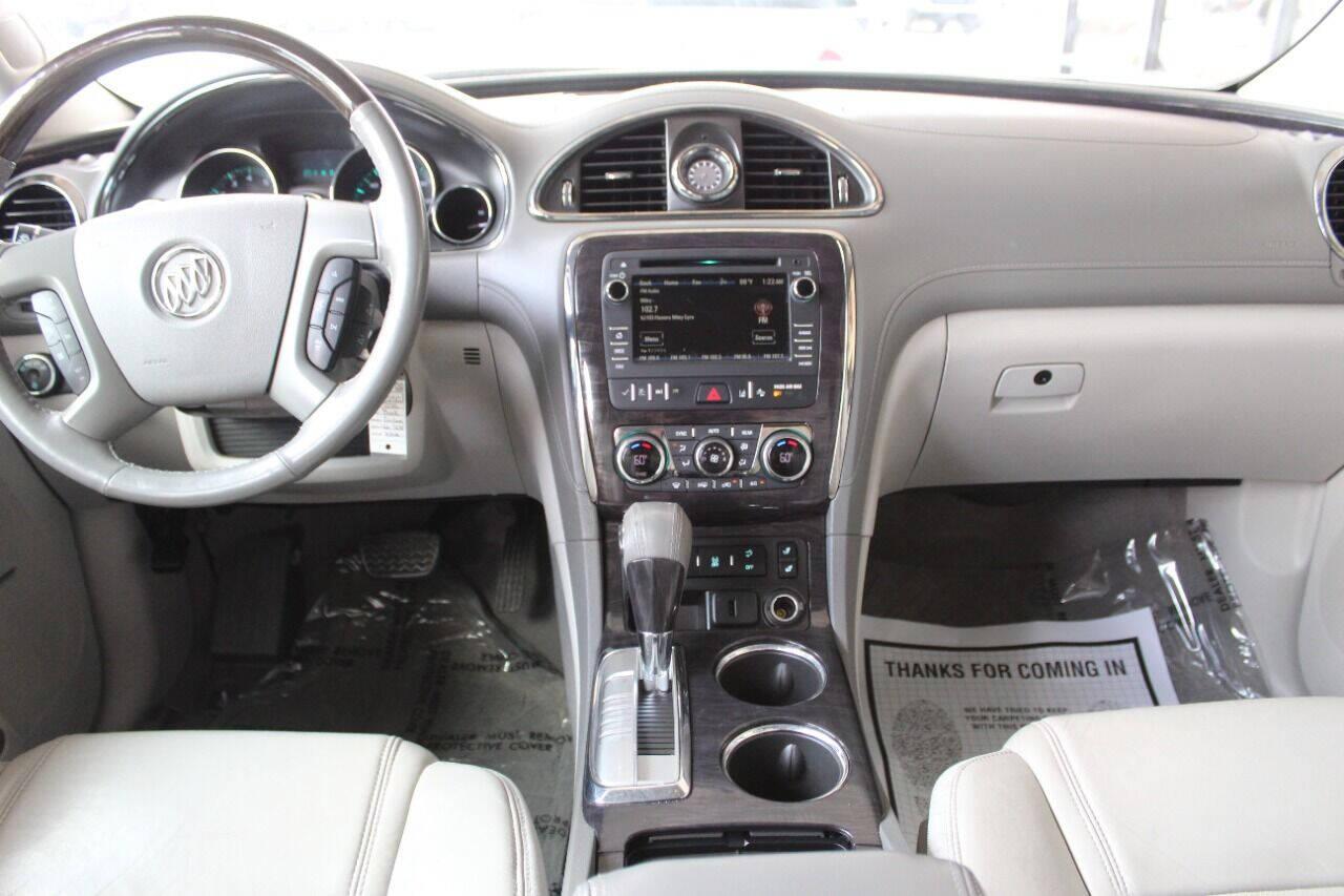 2016 White Buick Enclave Leather FWD (5GAKRBKD9GJ) with an 3.6L V6 3.6L V6 engine, Automatic 6-Speed transmission, located at 4301 NW 39th , Oklahoma City, OK, 73112, (405) 949-5600, 35.512135, -97.598671 - NO DRIVERS LICENCE NO - FULL COVERAGE INSURANCE-NO CREDIT CHECK. COME ON OVER TO SUPER SPORTS AND TAKE A LOOK AND TEST DRIVE PLEASE GIVE US A CALL AT (405) 949-5600. NO LICENCIA DE MANEJAR - NO SEGURO DE COBERTURA TOTAL - NO VERIFICACION DE CREDITO. POR FAVOR VENGAN A SUPERSPORTS, ECHE - Photo#20