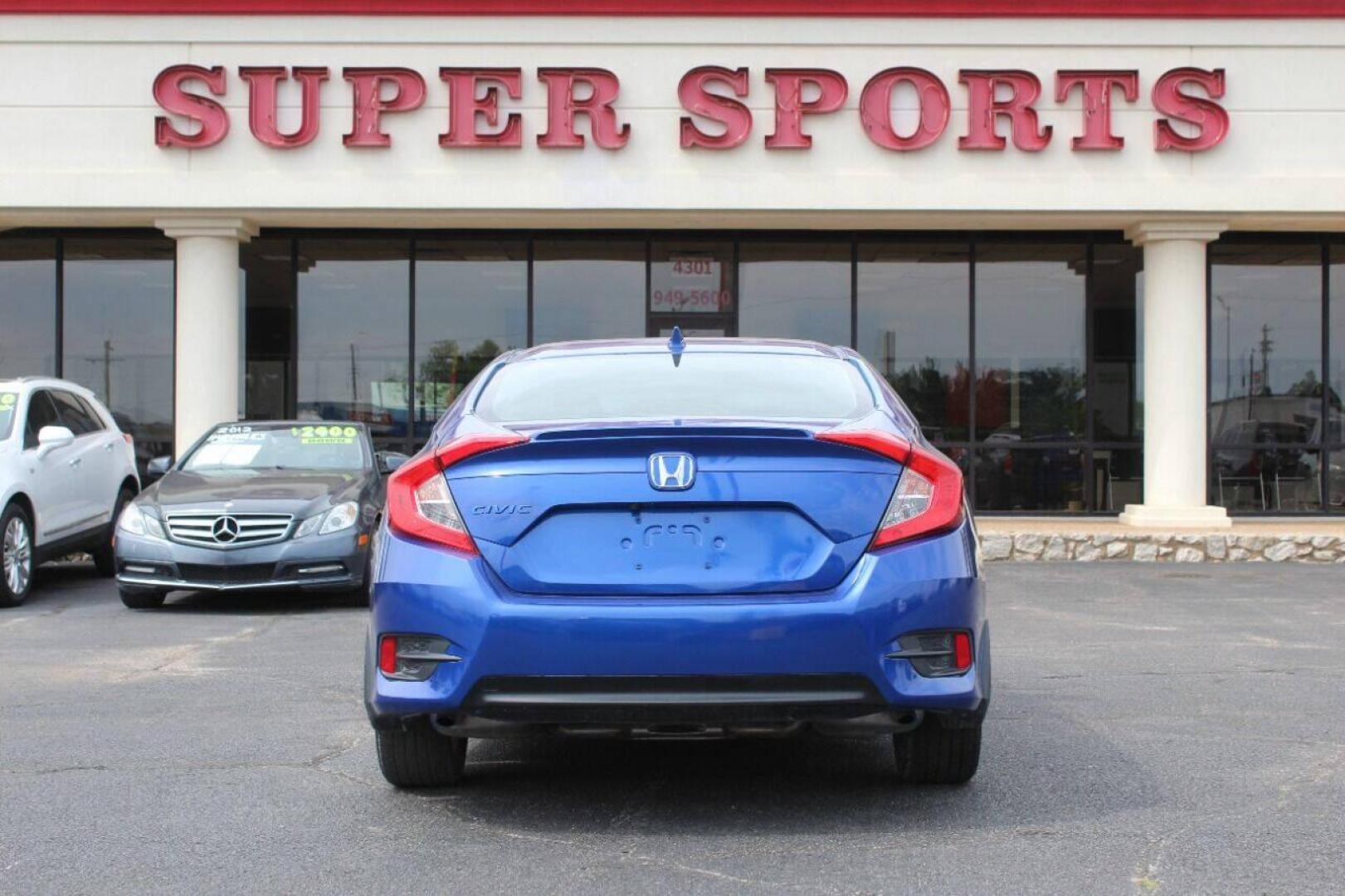 2018 Blue Honda Civic EX-T Sedan CVT (JHMFC1F3XJX) with an 1.5L L4 DOHC 16V TURBO engine, CVT transmission, located at 4301 NW 39th , Oklahoma City, OK, 73112, (405) 949-5600, 35.512135, -97.598671 - NO DRIVERS LICENCE NO-FULL COVERAGE INSURANCE-NO CREDIT CHECK. COME ON OVER TO SUPERSPORTS AND TAKE A LOOK AND TEST DRIVE. PLEASE GIVE US A CALL AT (405) 949-5600. NO LICENSIA DE MANEJAR- NO SEGURO DE COBERTURA TOTAL- NO VERIFICACCION DE CREDITO. POR FAVOR VENGAN A SUPERSPORTS, ECHE UN - Photo#4