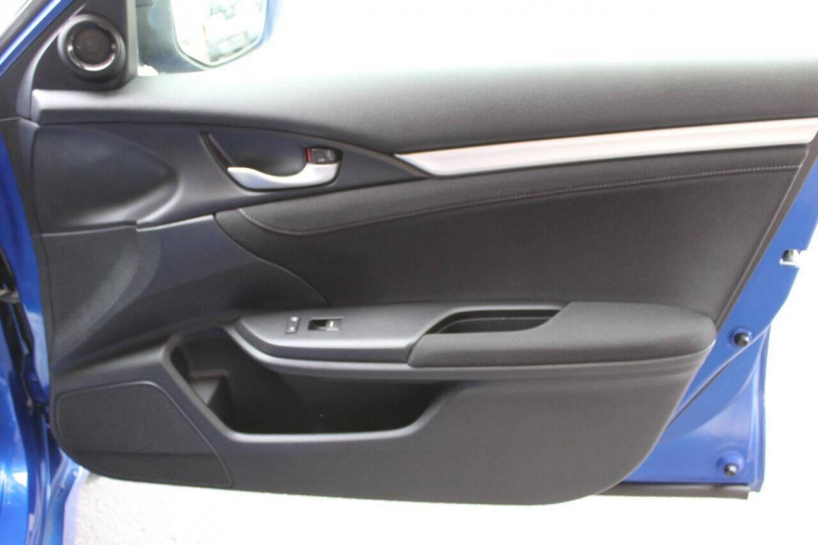 2018 Blue Honda Civic EX-T Sedan CVT (JHMFC1F3XJX) with an 1.5L L4 DOHC 16V TURBO engine, CVT transmission, located at 4301 NW 39th , Oklahoma City, OK, 73112, (405) 949-5600, 35.512135, -97.598671 - NO DRIVERS LICENCE NO-FULL COVERAGE INSURANCE-NO CREDIT CHECK. COME ON OVER TO SUPERSPORTS AND TAKE A LOOK AND TEST DRIVE. PLEASE GIVE US A CALL AT (405) 949-5600. NO LICENSIA DE MANEJAR- NO SEGURO DE COBERTURA TOTAL- NO VERIFICACCION DE CREDITO. POR FAVOR VENGAN A SUPERSPORTS, ECHE UN - Photo#9