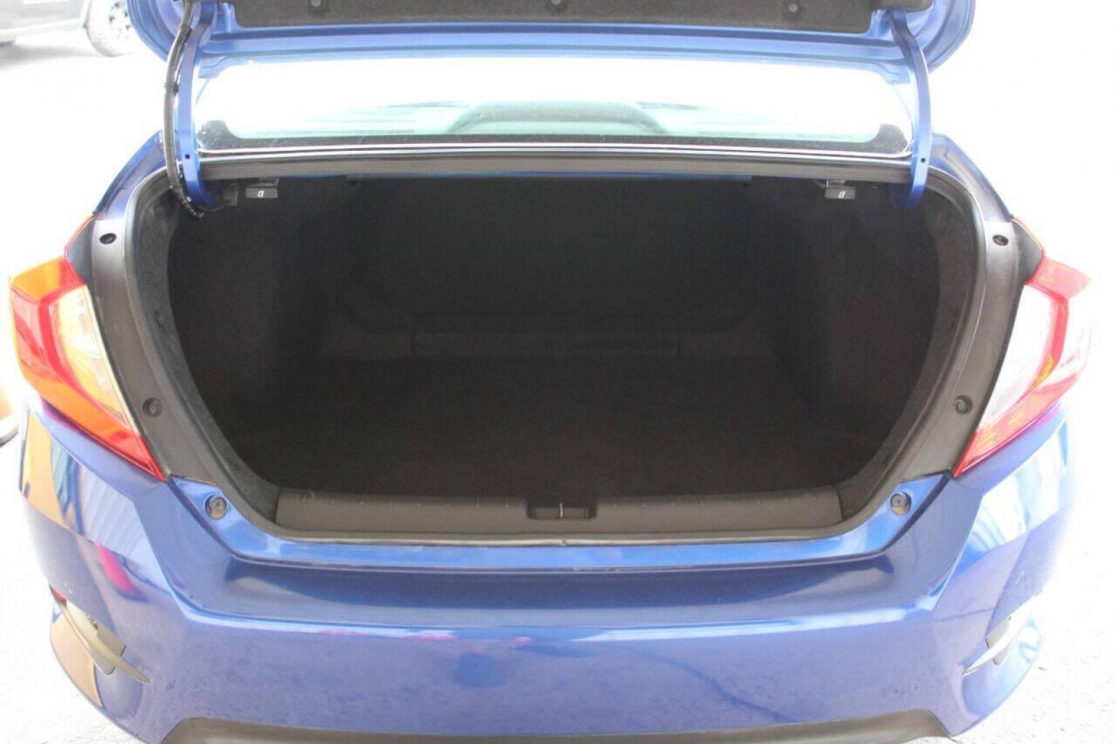 2018 Blue Honda Civic EX-T Sedan CVT (JHMFC1F3XJX) with an 1.5L L4 DOHC 16V TURBO engine, CVT transmission, located at 4301 NW 39th , Oklahoma City, OK, 73112, (405) 949-5600, 35.512135, -97.598671 - NO DRIVERS LICENCE NO-FULL COVERAGE INSURANCE-NO CREDIT CHECK. COME ON OVER TO SUPERSPORTS AND TAKE A LOOK AND TEST DRIVE. PLEASE GIVE US A CALL AT (405) 949-5600. NO LICENSIA DE MANEJAR- NO SEGURO DE COBERTURA TOTAL- NO VERIFICACCION DE CREDITO. POR FAVOR VENGAN A SUPERSPORTS, ECHE UN - Photo#12