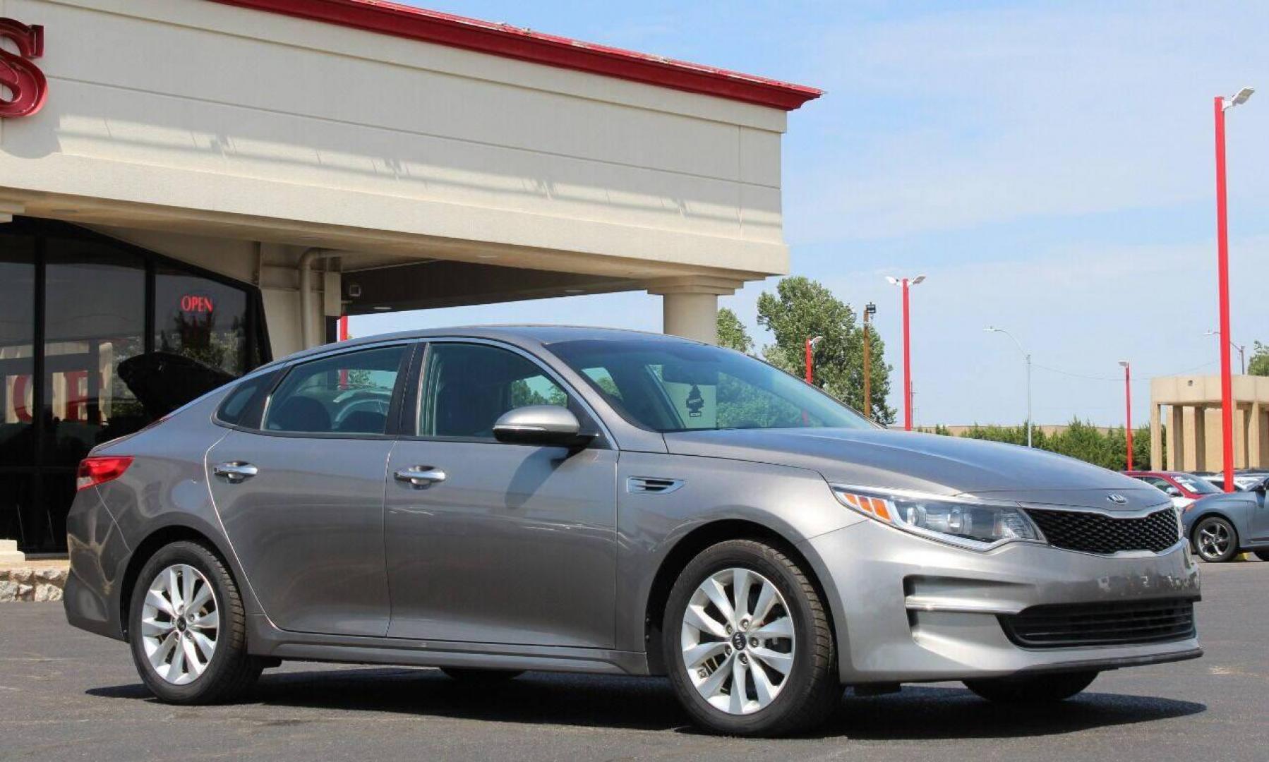 2017 Gray Kia Optima LX (5XXGT4L30HG) with an 2.4L L4 DOHC 16V engine, 6A transmission, located at 4301 NW 39th , Oklahoma City, OK, 73112, (405) 949-5600, 35.512135, -97.598671 - NO DRIVERS LICENCE NO-FULL COVERAGE INSURANCE-NO CREDIT CHECK. COME ON OVER TO SUPERSPORTS AND TAKE A LOOK AND TEST DRIVE. PLEASE GIVE US A CALL AT (405) 949-5600. NO LICENSIA DE MANEJAR- NO SEGURO DE COBERTURA TOTAL- NO VERIFICACCION DE CREDITO. POR FAVOR VENGAN A SUPERSPORTS, ECHE UN - Photo#0