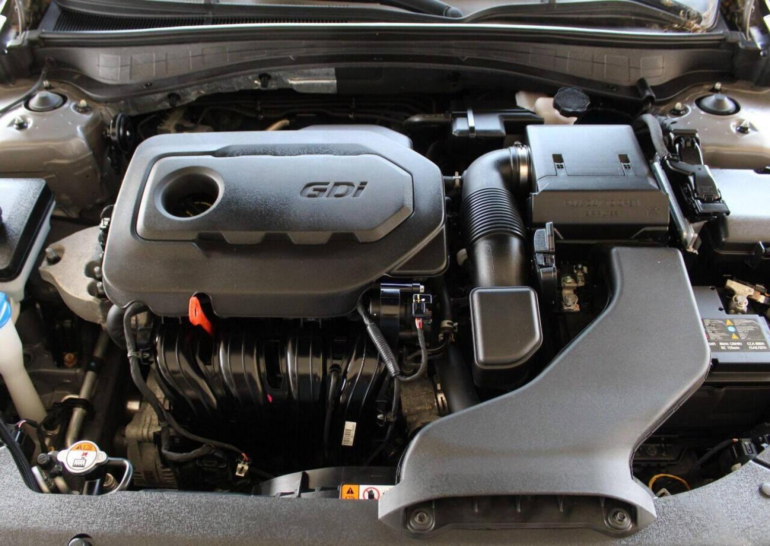 2017 Gray Kia Optima LX (5XXGT4L30HG) with an 2.4L L4 DOHC 16V engine, 6A transmission, located at 4301 NW 39th , Oklahoma City, OK, 73112, (405) 949-5600, 35.512135, -97.598671 - NO DRIVERS LICENCE NO-FULL COVERAGE INSURANCE-NO CREDIT CHECK. COME ON OVER TO SUPERSPORTS AND TAKE A LOOK AND TEST DRIVE. PLEASE GIVE US A CALL AT (405) 949-5600. NO LICENSIA DE MANEJAR- NO SEGURO DE COBERTURA TOTAL- NO VERIFICACCION DE CREDITO. POR FAVOR VENGAN A SUPERSPORTS, ECHE UN - Photo#4
