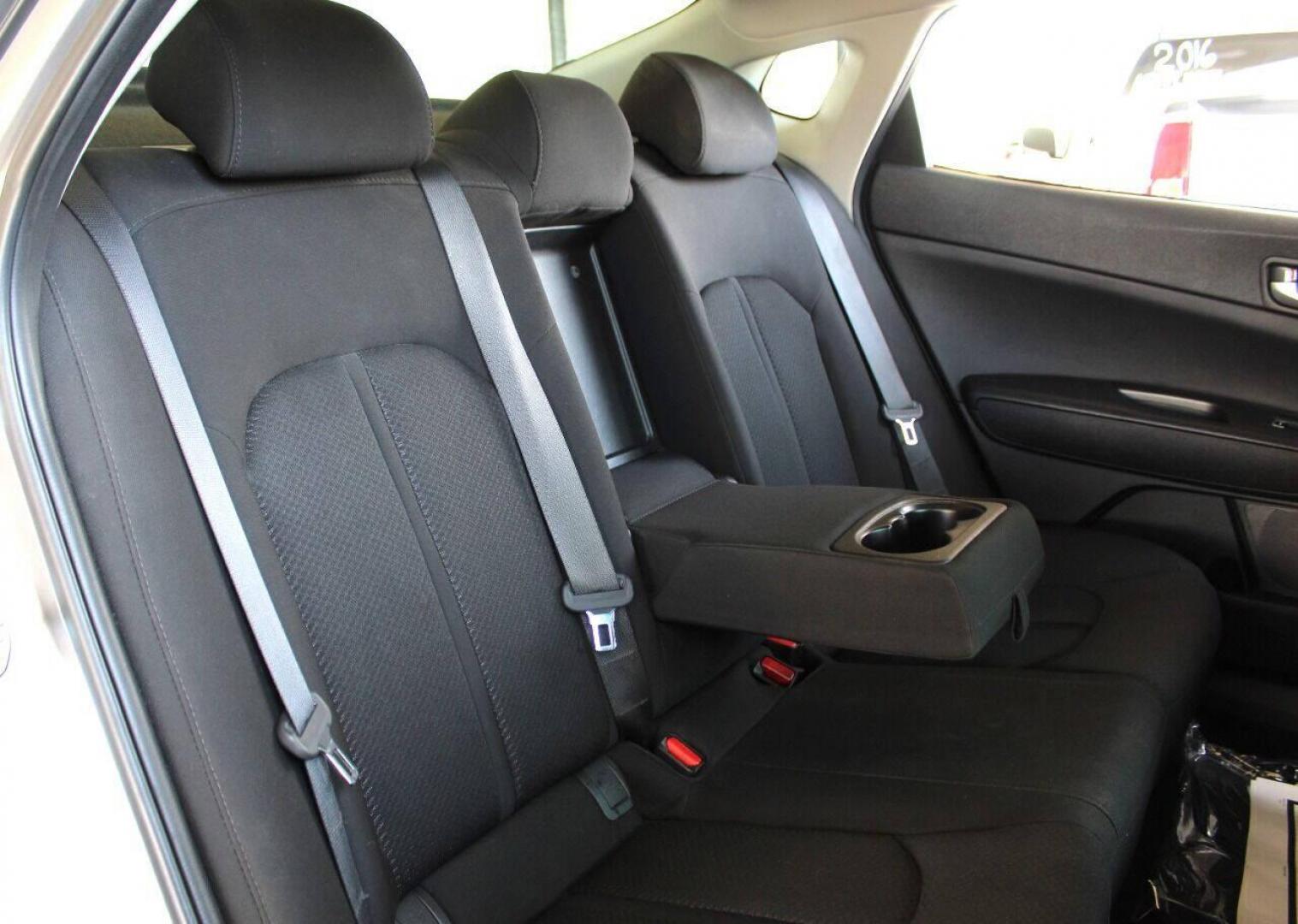 2017 Gray Kia Optima LX (5XXGT4L30HG) with an 2.4L L4 DOHC 16V engine, 6A transmission, located at 4301 NW 39th , Oklahoma City, OK, 73112, (405) 949-5600, 35.512135, -97.598671 - NO DRIVERS LICENCE NO-FULL COVERAGE INSURANCE-NO CREDIT CHECK. COME ON OVER TO SUPERSPORTS AND TAKE A LOOK AND TEST DRIVE. PLEASE GIVE US A CALL AT (405) 949-5600. NO LICENSIA DE MANEJAR- NO SEGURO DE COBERTURA TOTAL- NO VERIFICACCION DE CREDITO. POR FAVOR VENGAN A SUPERSPORTS, ECHE UN - Photo#8