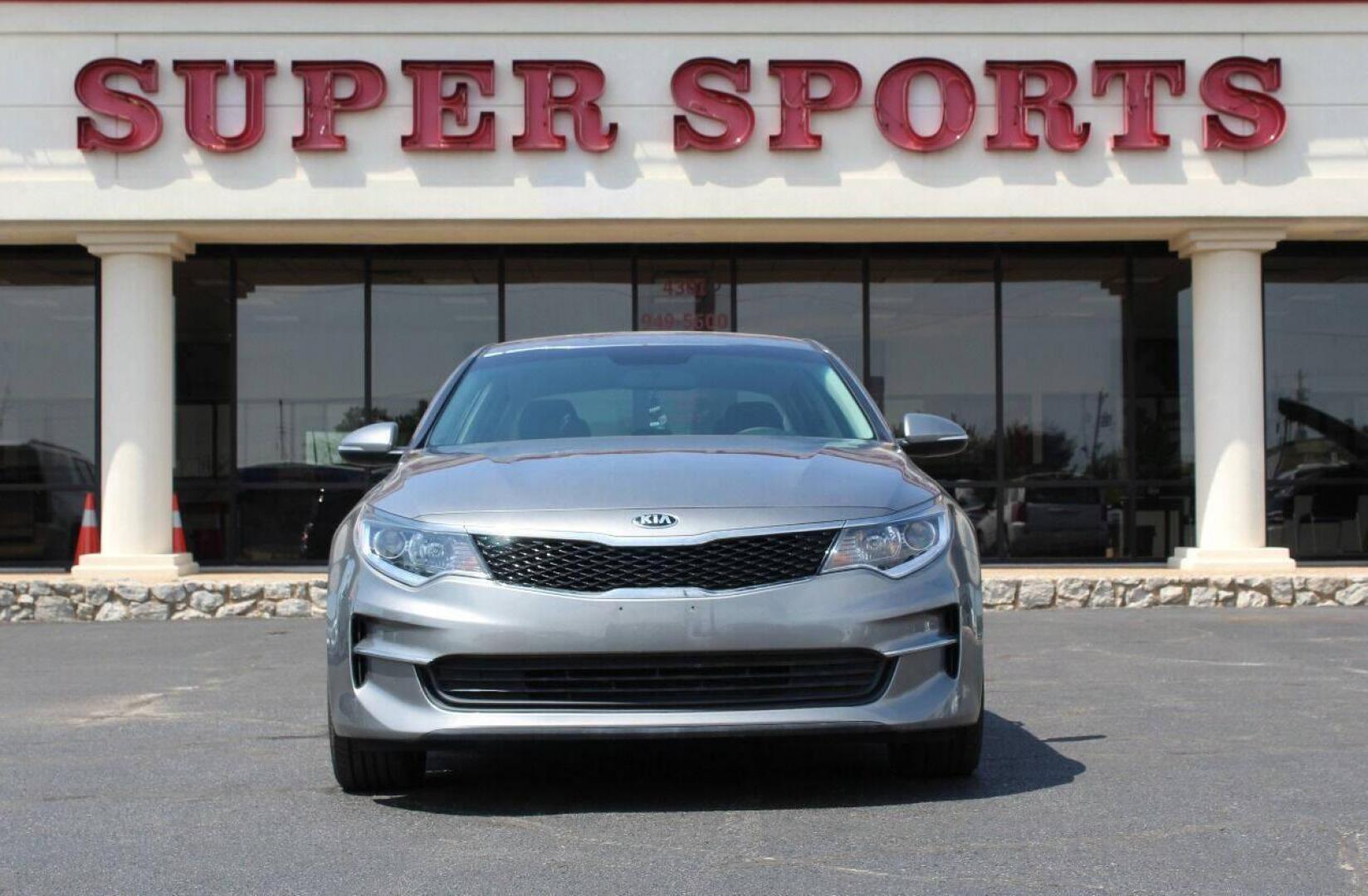 2017 Gray Kia Optima LX (5XXGT4L30HG) with an 2.4L L4 DOHC 16V engine, 6A transmission, located at 4301 NW 39th , Oklahoma City, OK, 73112, (405) 949-5600, 35.512135, -97.598671 - NO DRIVERS LICENCE NO-FULL COVERAGE INSURANCE-NO CREDIT CHECK. COME ON OVER TO SUPERSPORTS AND TAKE A LOOK AND TEST DRIVE. PLEASE GIVE US A CALL AT (405) 949-5600. NO LICENSIA DE MANEJAR- NO SEGURO DE COBERTURA TOTAL- NO VERIFICACCION DE CREDITO. POR FAVOR VENGAN A SUPERSPORTS, ECHE UN - Photo#2