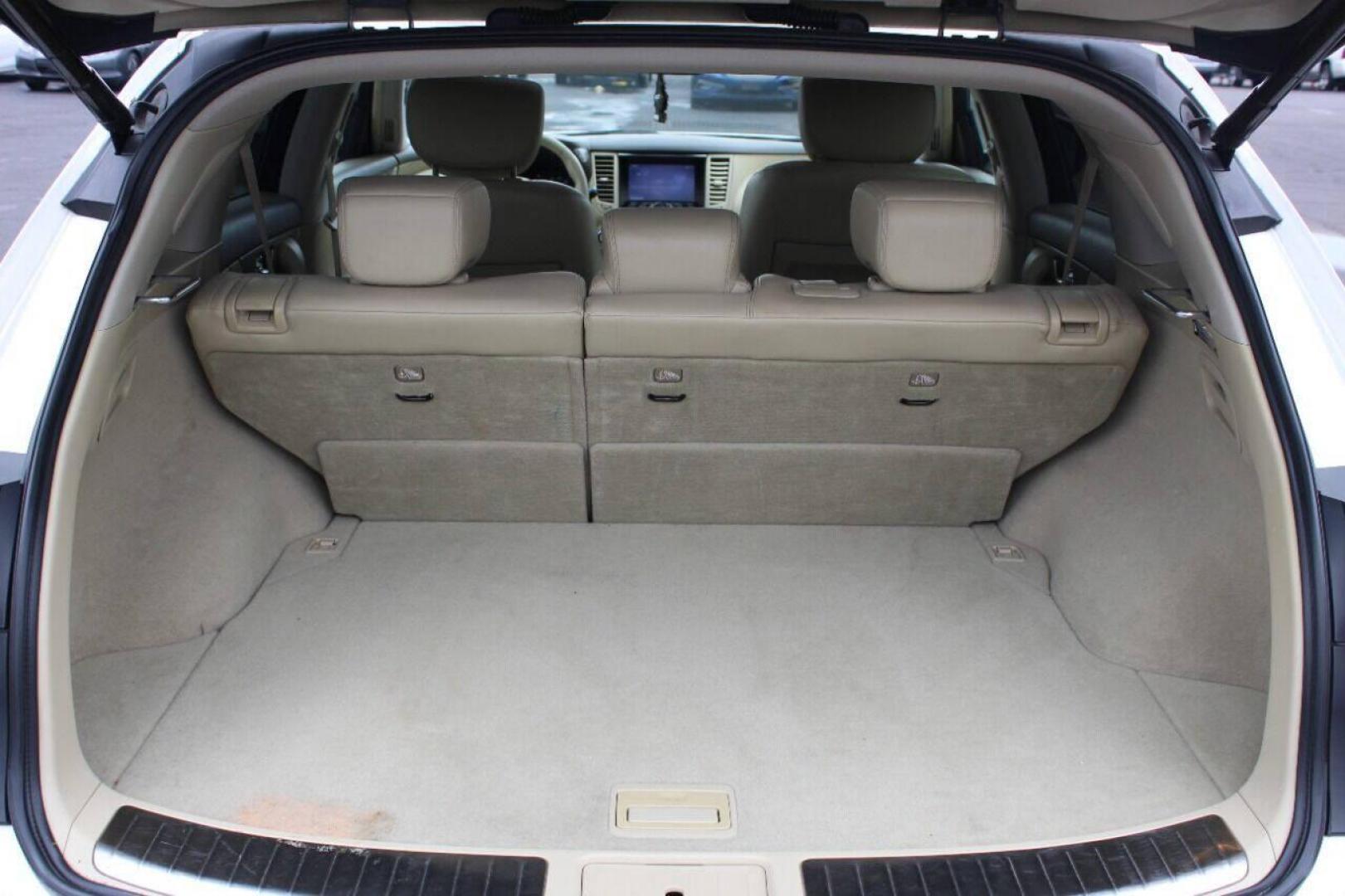 2015 White Infiniti QX70 Base (JN8CS1MU7FM) with an 3.7L V6 DOHC 24V engine, 7-Speed Automatic transmission, located at 4301 NW 39th , Oklahoma City, OK, 73112, (405) 949-5600, 35.512135, -97.598671 - NO DRIVERS LICENCE NO-FULL COVERAGE INSURANCE-NO CREDIT CHECK. COME ON OVER TO SUPERSPORTS AND TAKE A LOOK AND TEST DRIVE. PLEASE GIVE US A CALL AT (405) 949-5600. NO LICENSIA DE MANEJAR- NO SEGURO DE COBERTURA TOTAL- NO VERIFICACCION DE CREDITO. POR FAVOR VENGAN A SUPERSPORTS, ECHE UN - Photo#13