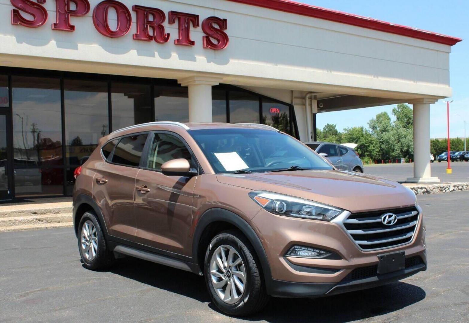 2017 Brown Hyundai Tucson SE w/Preferred Package (KM8J33A44HU) with an 2.0L L4 DOHC 16V engine, 6A transmission, located at 4301 NW 39th , Oklahoma City, OK, 73112, (405) 949-5600, 35.512135, -97.598671 - NO DRIVERS LICENCE NO-FULL COVERAGE INSURANCE-NO CREDIT CHECK. COME ON OVER TO SUPERSPORTS AND TAKE A LOOK AND TEST DRIVE. PLEASE GIVE US A CALL AT (405) 949-5600. NO LICENSIA DE MANEJAR- NO SEGURO DE COBERTURA TOTAL- NO VERIFICACCION DE CREDITO. POR FAVOR VENGAN A SUPERSPORTS, ECHE UN - Photo#14