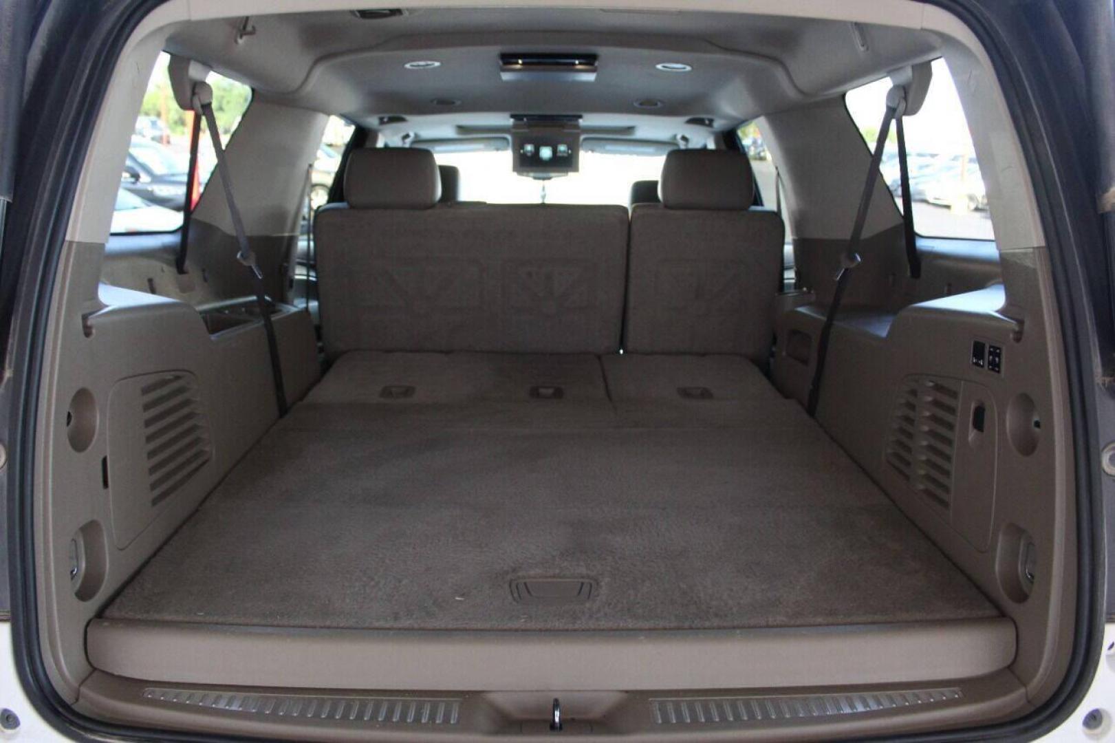 2019 White GMC Yukon XL SLT 2WD (1GKS1GKC3KR) with an 5.3L V8 5.3L V8 engine, Automatic 6-Speed transmission, located at 4301 NW 39th , Oklahoma City, OK, 73112, (405) 949-5600, 35.512135, -97.598671 - NO DRIVERS LICENCE NO-FULL COVERAGE INSURANCE-NO CREDIT CHECK. COME ON OVER TO SUPERSPORTS AND TAKE A LOOK AND TEST DRIVE. PLEASE GIVE US A CALL AT (405) 949-5600. NO LICENSIA DE MANEJAR- NO SEGURO DE COBERTURA TOTAL- NO VERIFICACCION DE CREDITO. POR FAVOR VENGAN A SUPERSPORTS, ECHE UN - Photo#13