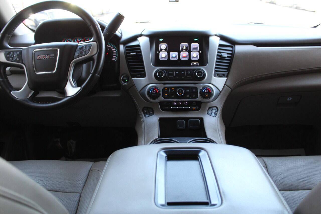 2019 White GMC Yukon XL SLT 2WD (1GKS1GKC3KR) with an 5.3L V8 5.3L V8 engine, Automatic 6-Speed transmission, located at 4301 NW 39th , Oklahoma City, OK, 73112, (405) 949-5600, 35.512135, -97.598671 - NO DRIVERS LICENCE NO-FULL COVERAGE INSURANCE-NO CREDIT CHECK. COME ON OVER TO SUPERSPORTS AND TAKE A LOOK AND TEST DRIVE. PLEASE GIVE US A CALL AT (405) 949-5600. NO LICENSIA DE MANEJAR- NO SEGURO DE COBERTURA TOTAL- NO VERIFICACCION DE CREDITO. POR FAVOR VENGAN A SUPERSPORTS, ECHE UN - Photo#18