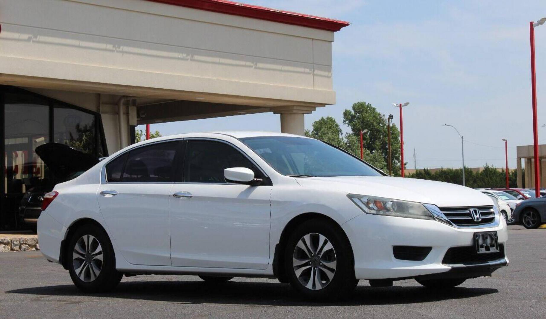 2015 White Honda Accord LX Sedan CVT (1HGCR2F33FA) with an 2.4L L4 DOHC 16V engine, Continuously Variable Transmission transmission, located at 4301 NW 39th , Oklahoma City, OK, 73112, (405) 949-5600, 35.512135, -97.598671 - Photo#26