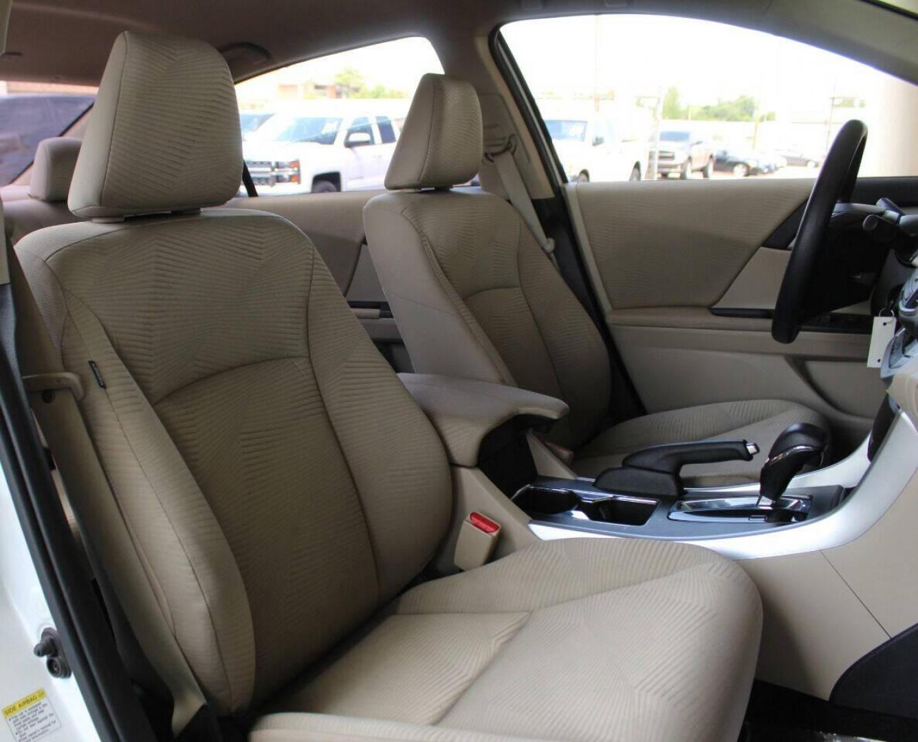 2015 White Honda Accord LX Sedan CVT (1HGCR2F33FA) with an 2.4L L4 DOHC 16V engine, Continuously Variable Transmission transmission, located at 4301 NW 39th , Oklahoma City, OK, 73112, (405) 949-5600, 35.512135, -97.598671 - Photo#21