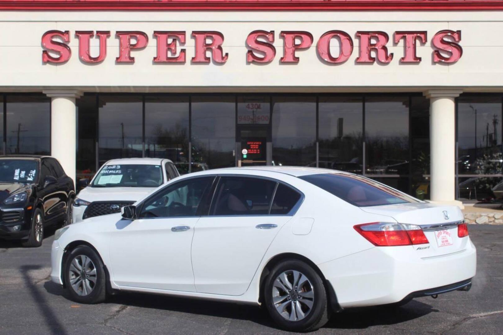 2015 White Honda Accord LX Sedan CVT (1HGCR2F33FA) with an 2.4L L4 DOHC 16V engine, Continuously Variable Transmission transmission, located at 4301 NW 39th , Oklahoma City, OK, 73112, (405) 949-5600, 35.512135, -97.598671 - NO DRIVERS LICENCE NO-FULL COVERAGE INSURANCE-NO CREDIT CHECK. COME ON OVER TO SUPERSPORTS AND TAKE A LOOK AND TEST DRIVE. PLEASE GIVE US A CALL AT (405) 949-5600. NO LICENSIA DE MANEJAR- NO SEGURO DE COBERTURA TOTAL- NO VERIFICACCION DE CREDITO. POR FAVOR VENGAN A SUPERSPORTS, - Photo#5