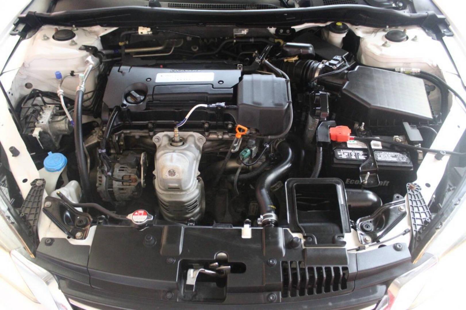 2015 White Honda Accord LX Sedan CVT (1HGCR2F33FA) with an 2.4L L4 DOHC 16V engine, Continuously Variable Transmission transmission, located at 4301 NW 39th , Oklahoma City, OK, 73112, (405) 949-5600, 35.512135, -97.598671 - Photo#8