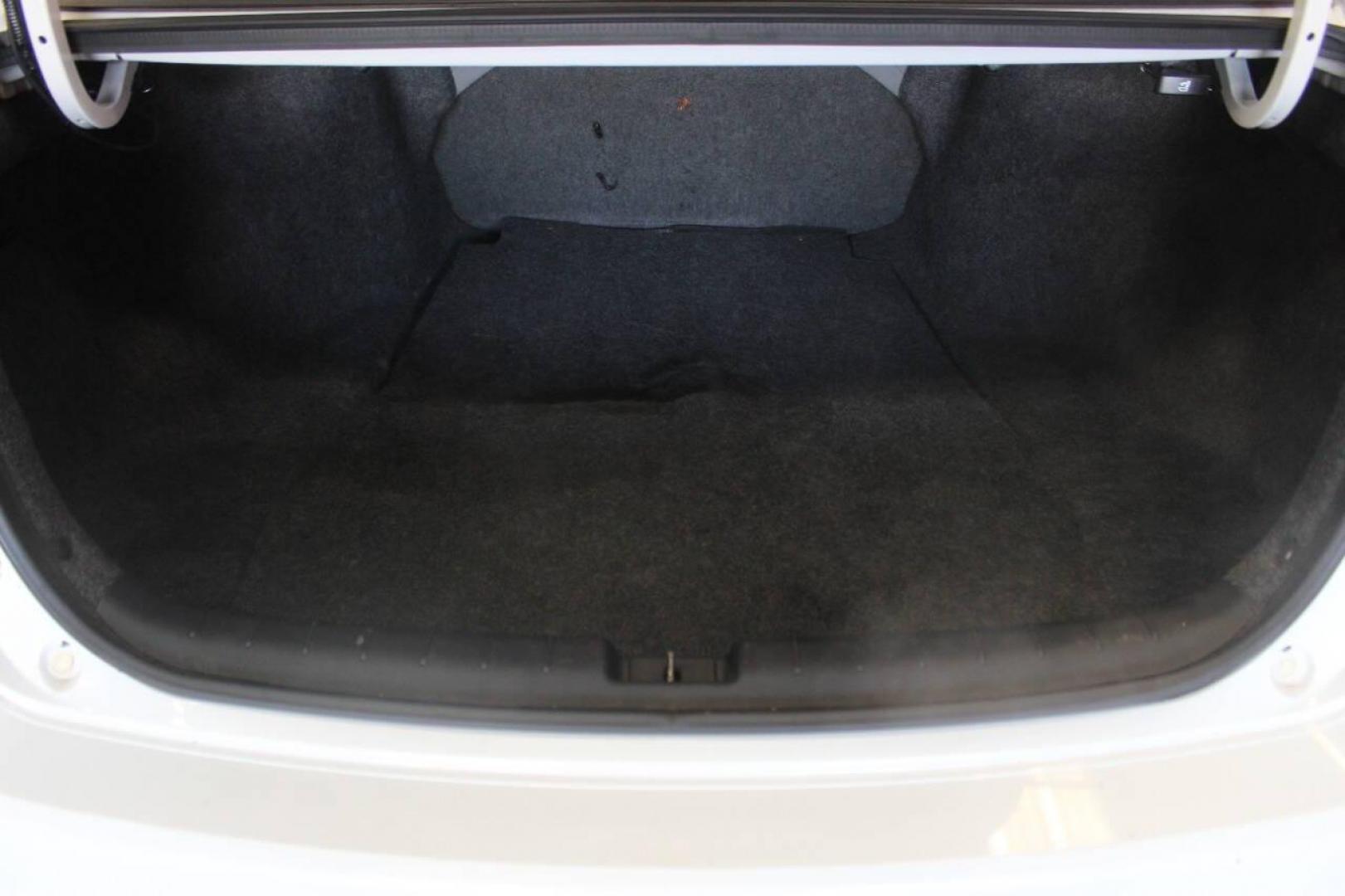 2015 White Honda Accord LX Sedan CVT (1HGCR2F33FA) with an 2.4L L4 DOHC 16V engine, Continuously Variable Transmission transmission, located at 4301 NW 39th , Oklahoma City, OK, 73112, (405) 949-5600, 35.512135, -97.598671 - Photo#13