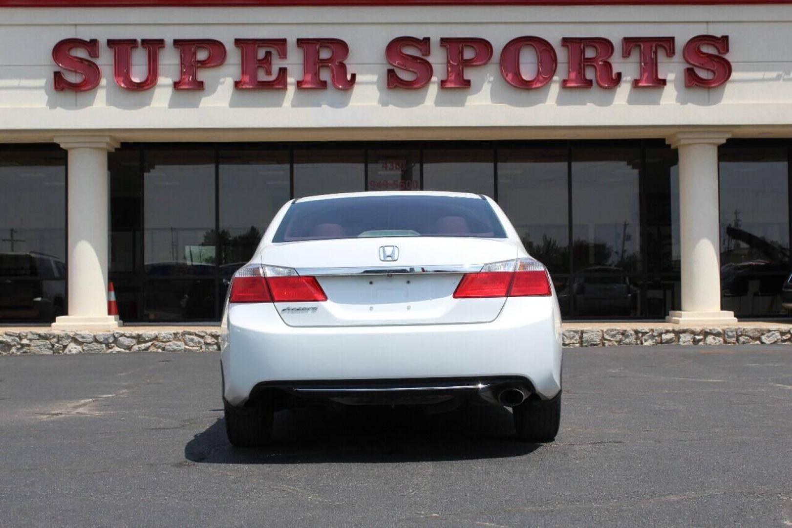 2015 White Honda Accord LX Sedan CVT (1HGCR2F33FA) with an 2.4L L4 DOHC 16V engine, Continuously Variable Transmission transmission, located at 4301 NW 39th , Oklahoma City, OK, 73112, (405) 949-5600, 35.512135, -97.598671 - Photo#5