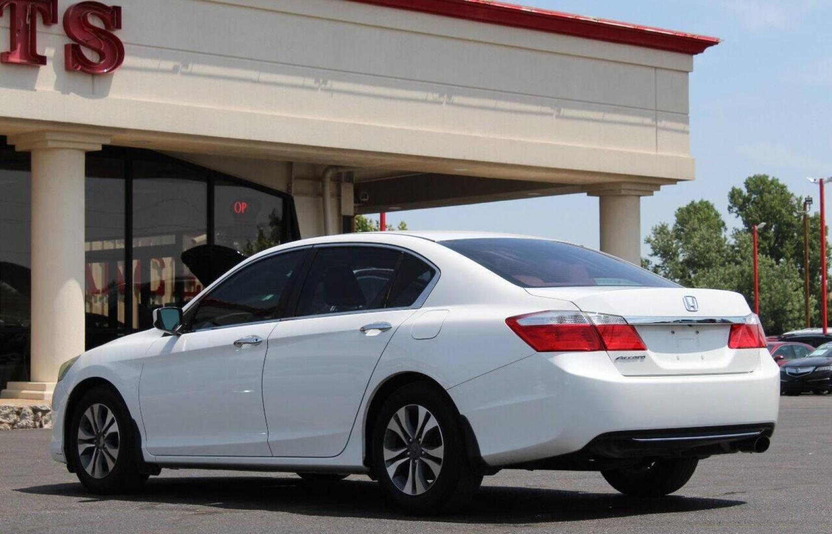 2015 White Honda Accord LX Sedan CVT (1HGCR2F33FA) with an 2.4L L4 DOHC 16V engine, Continuously Variable Transmission transmission, located at 4301 NW 39th , Oklahoma City, OK, 73112, (405) 949-5600, 35.512135, -97.598671 - Photo#6