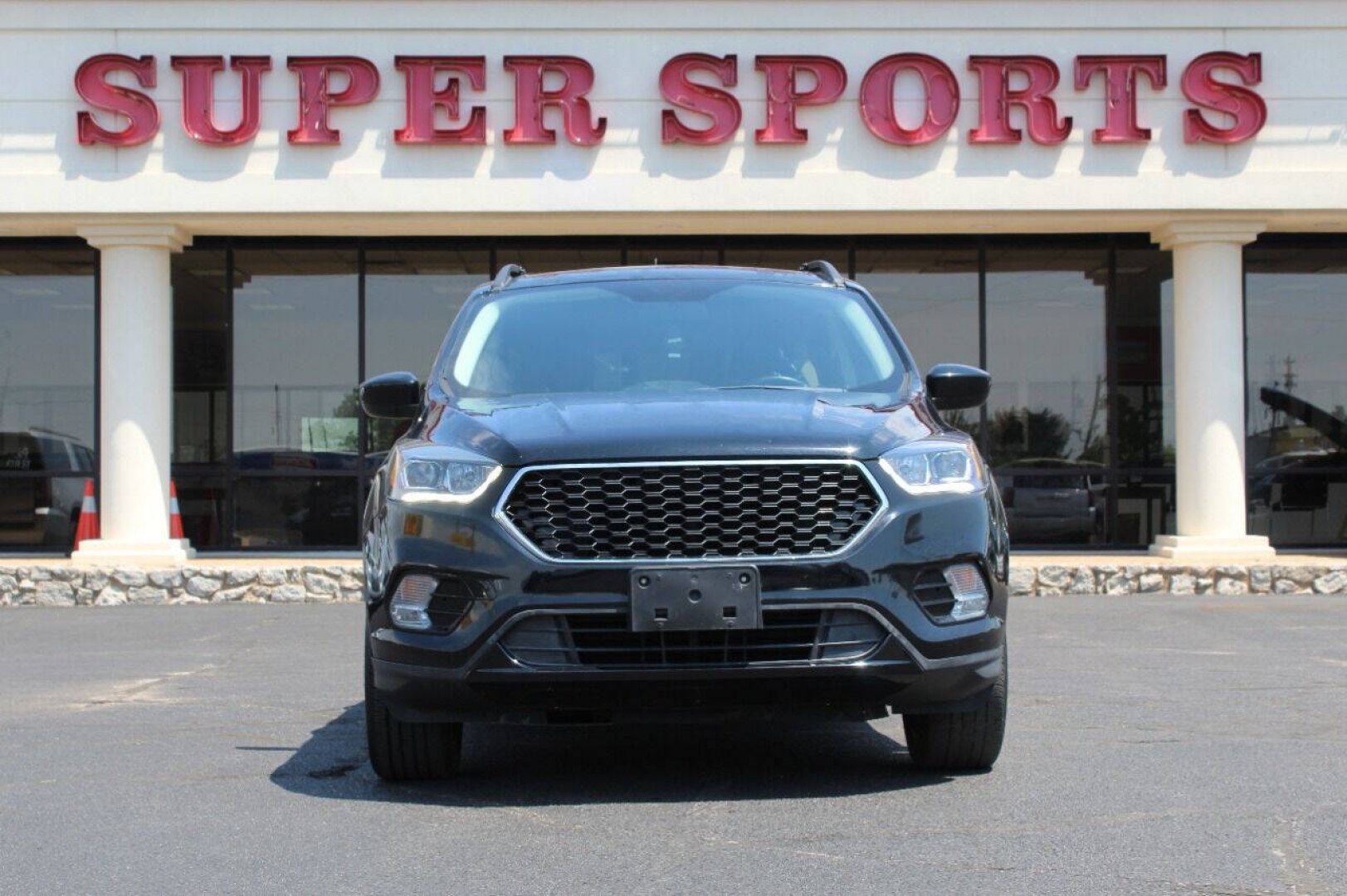 2018 Black Ford Escape SE FWD (1FMCU0GD5JU) with an 1.5L I4 Turbocharger 1.5L I4 engine, Automatic 6-Speed transmission, located at 4301 NW 39th , Oklahoma City, OK, 73112, (405) 949-5600, 35.512135, -97.598671 - NO DRIVERS LICENCE NO - FULL COVERAGE INSURANCE - NO CREDIT CHECK. COME ON OVER TO SUPERSPORTS AND TAKE A LOOK AND TEST DRIVE. PLEASE GIVE US A CALL AT (405) 949-5600. NO LICENCIA DE MANEJAR - NO SEGURO DE COBERTURA TOTAL- NO VERIFICACION DE CREDITO. POR FAVOR VENGAN A SUPERSPORTS, E- Photo#0