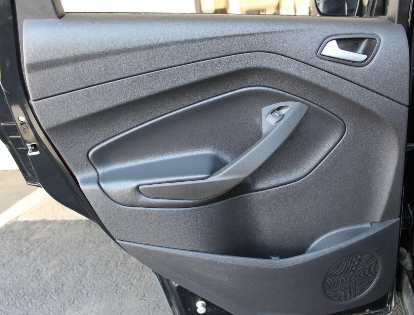 2018 Black Ford Escape SE FWD (1FMCU0GD5JU) with an 1.5L I4 Turbocharger 1.5L I4 engine, Automatic 6-Speed transmission, located at 4301 NW 39th , Oklahoma City, OK, 73112, (405) 949-5600, 35.512135, -97.598671 - NO DRIVERS LICENCE NO - FULL COVERAGE INSURANCE - NO CREDIT CHECK. COME ON OVER TO SUPERSPORTS AND TAKE A LOOK AND TEST DRIVE. PLEASE GIVE US A CALL AT (405) 949-5600. NO LICENCIA DE MANEJAR - NO SEGURO DE COBERTURA TOTAL- NO VERIFICACION DE CREDITO. POR FAVOR VENGAN A SUPERSPORTS, E- Photo#13