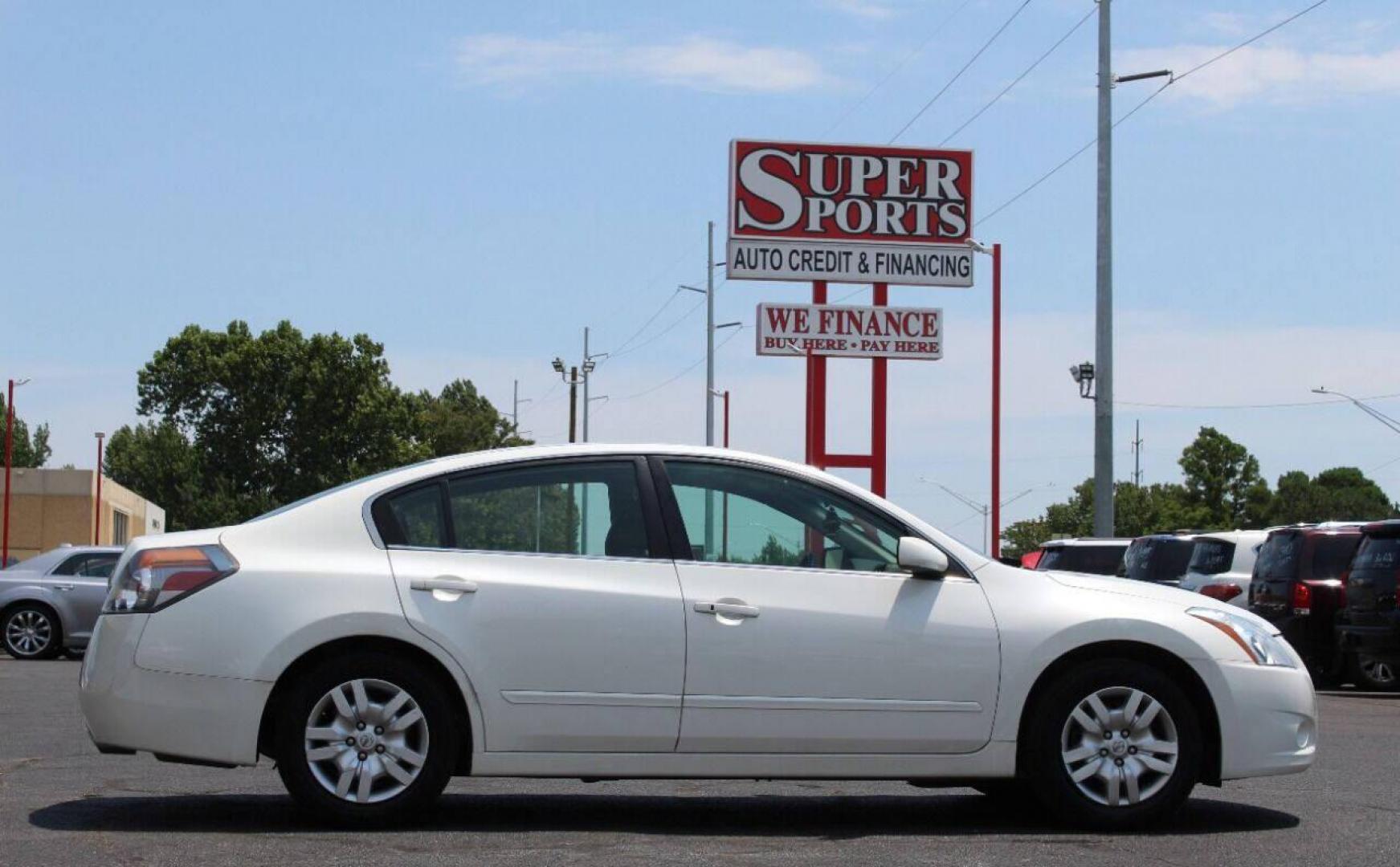 2012 White Nissan Altima 2.5 S (1N4AL2AP8CN) with an 2.5L L4 DOHC 16V engine, CVT transmission, located at 4301 NW 39th , Oklahoma City, OK, 73112, (405) 949-5600, 35.512135, -97.598671 - NO DRIVERS LICENCE NO-FULL COVERAGE INSURANCE-NO CREDIT CHECK. COME ON OVER TO SUPERSPORTS AND TAKE A LOOK AND TEST DRIVE PLEASE GIVE US A CALL AT (405) 949-5600. NO LICENSIA DE MANEJAR- NO SEGURO DE COBERTURA TOTAL- NO VERIFICACCION DE CREDITO. POR FAVOR VENGAN A SUPERSPORTS, ECHE UN V - Photo#3